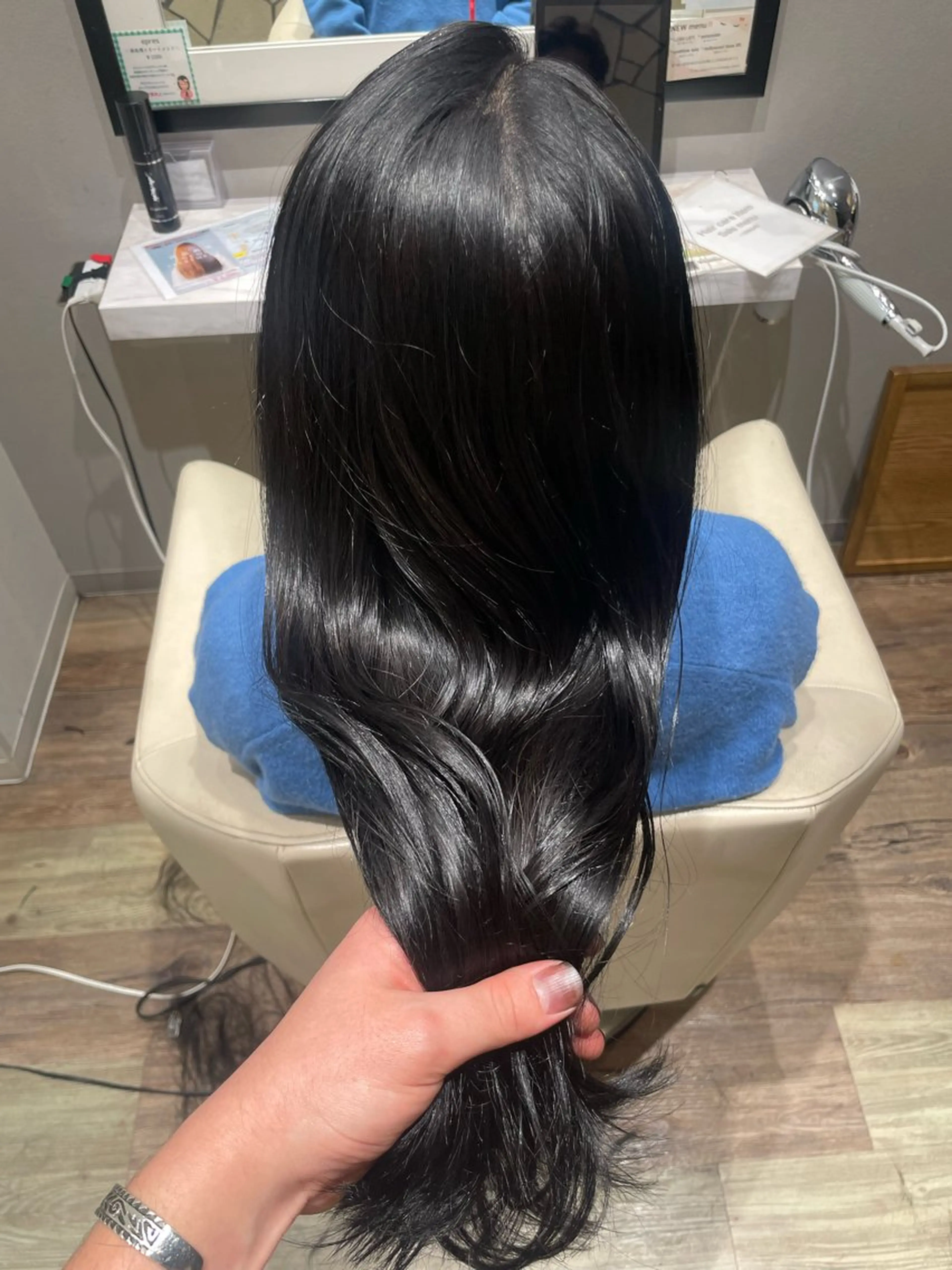 ロング カラー 黒髪 ブルーカラー ブルーブラック カット ヘアカラー トリートメント k-two✨たき艶感 カラー／美髪矯正のヘアスタイル