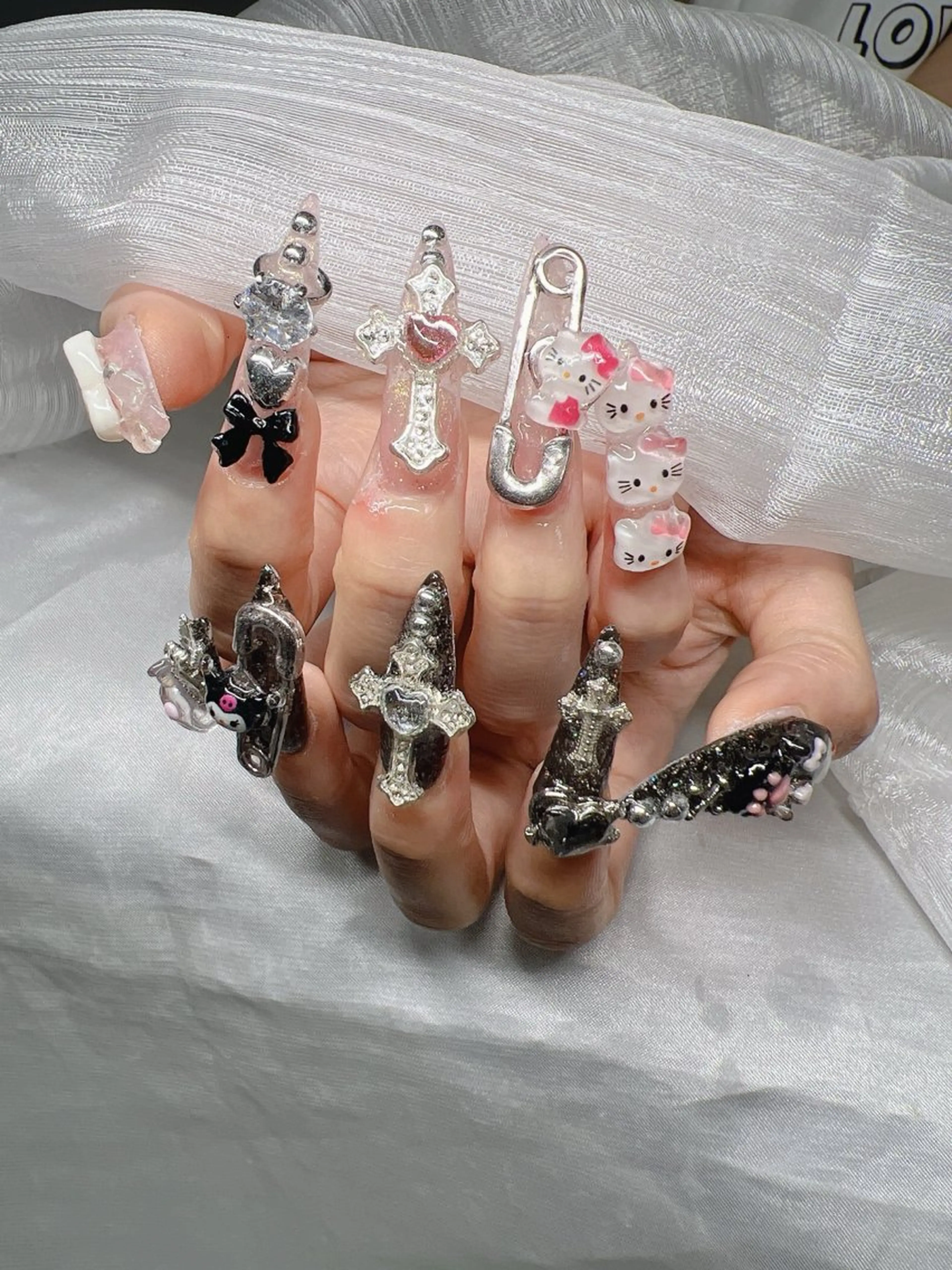 ネイル 長さ出し グラデーション 卒業式 キラキラネイル マグネットネイル ハンドネイル Lee Nailsのネイルデザイン