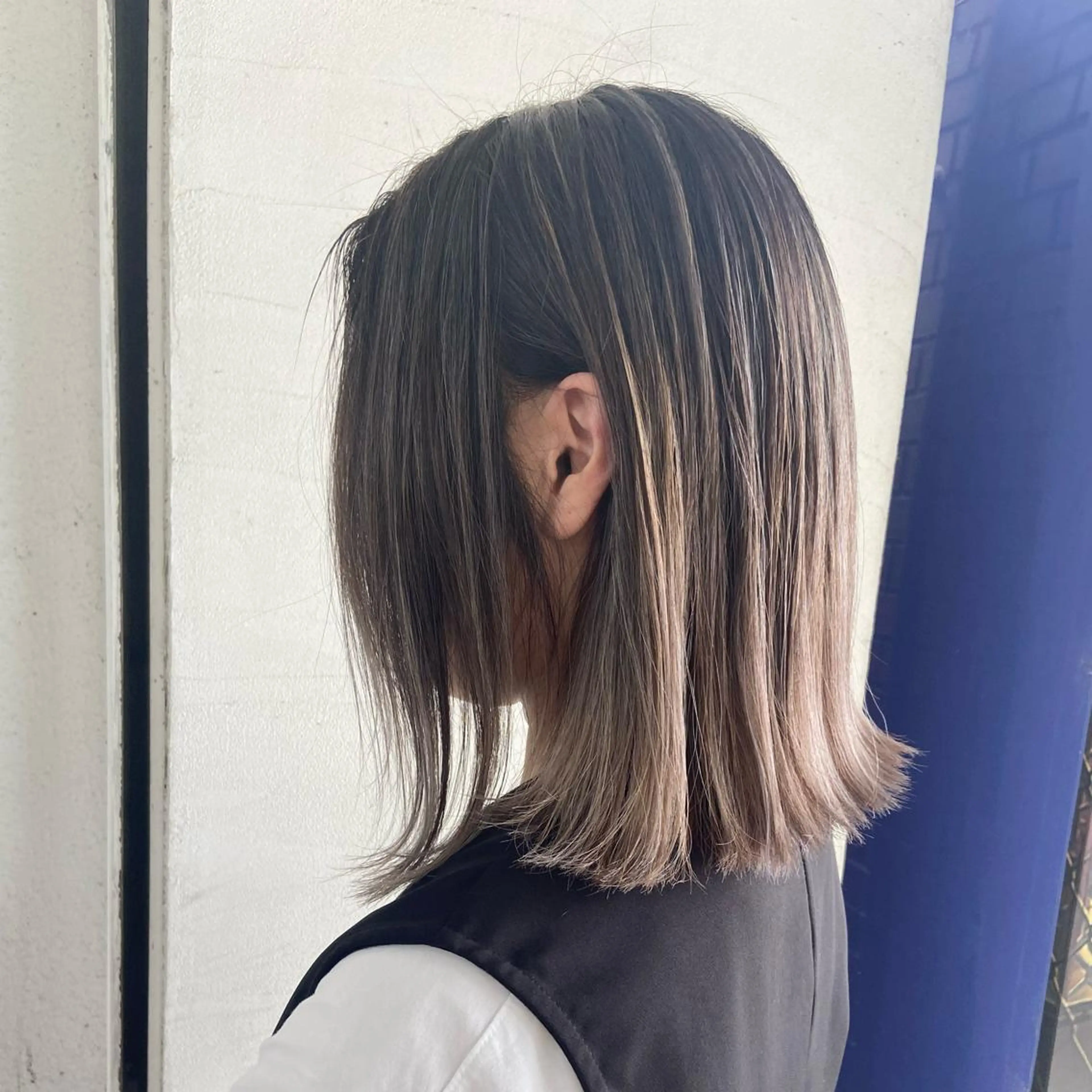 ミディアム カラー バレイヤージュ レイヤーカット 伏見稲荷/髪質改善/ ブリーチ/西川奈穂のヘアスタイル