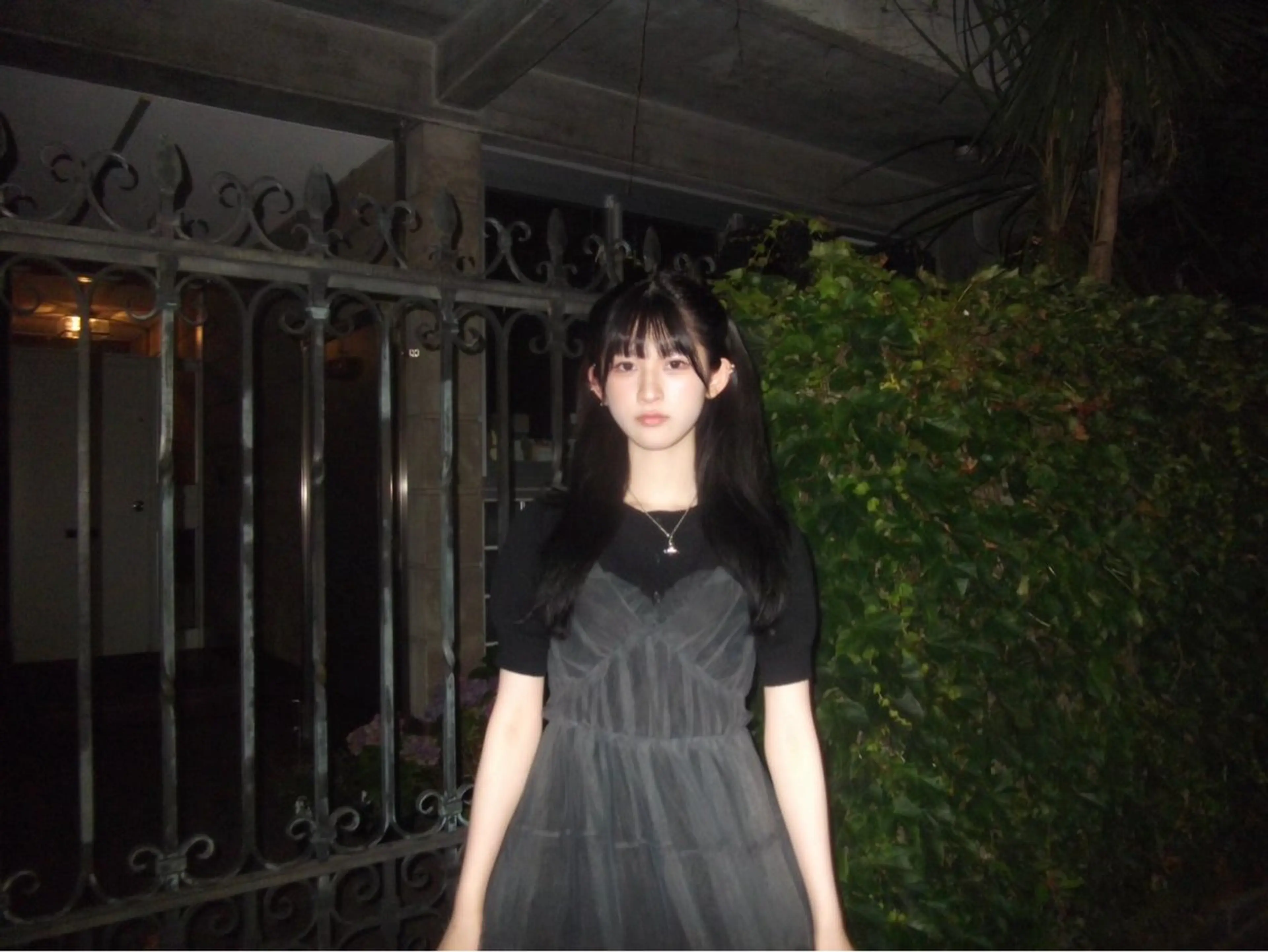 ロング カラー AIRA/ブリーチ /透明感カラーのヘアスタイル