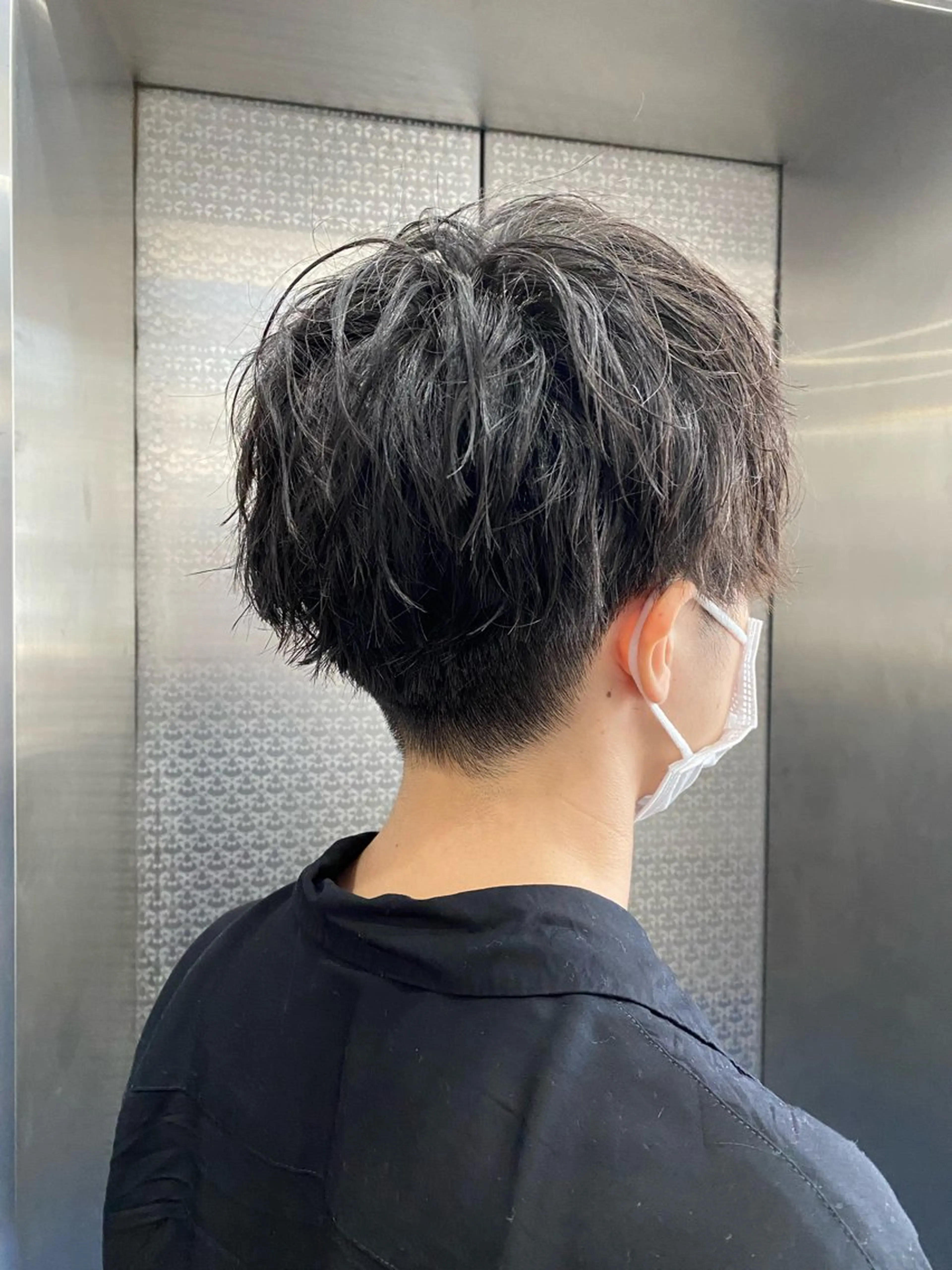 ショート パーマ メンズ ハイトーン・デザイン Shoseiのヘアスタイル