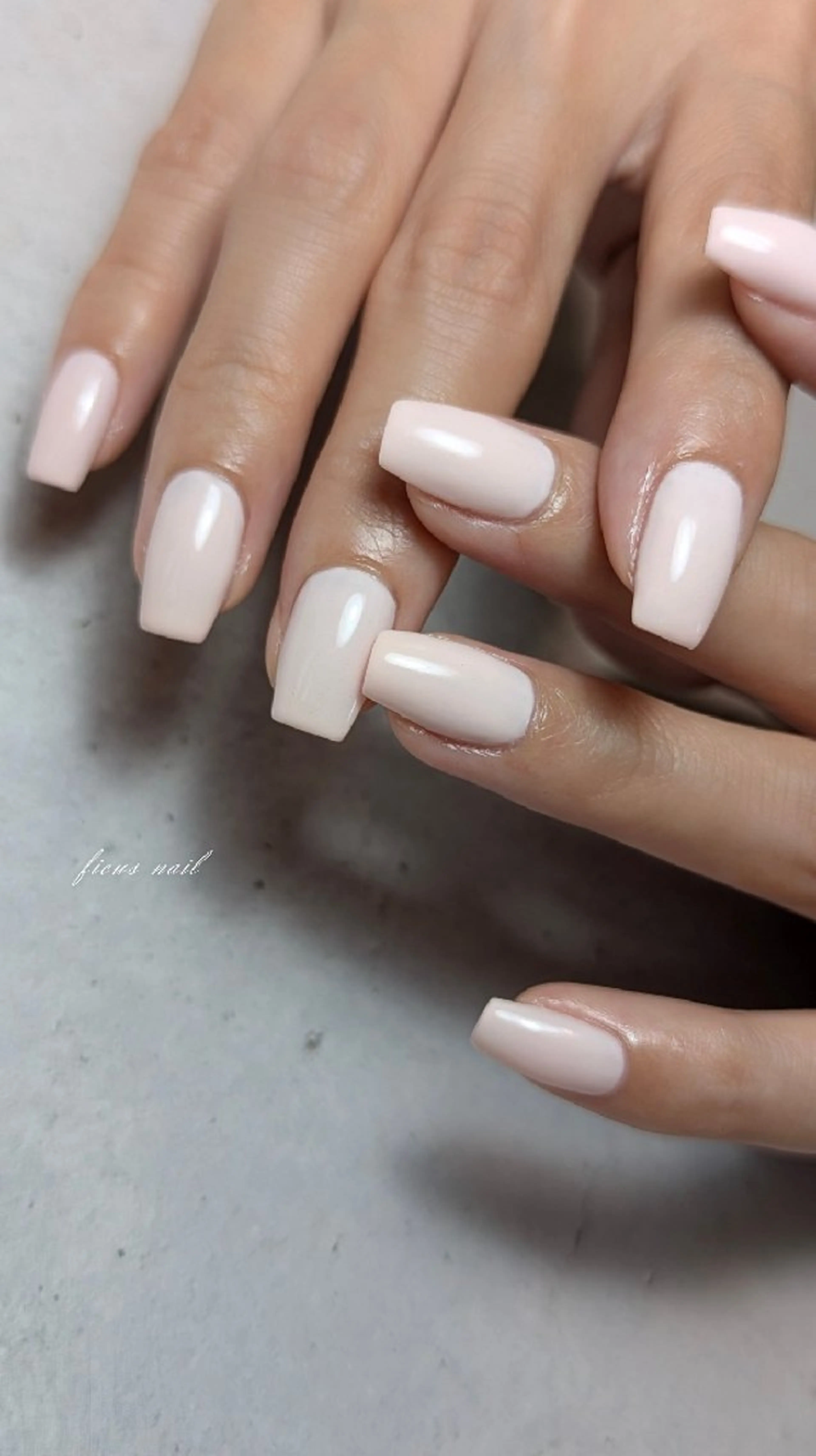 ネイル オフィスネイル ワンカラーネイル ピンク シンプルネイル スクエアネイル ハンドネイル ficus nailのネイルデザイン