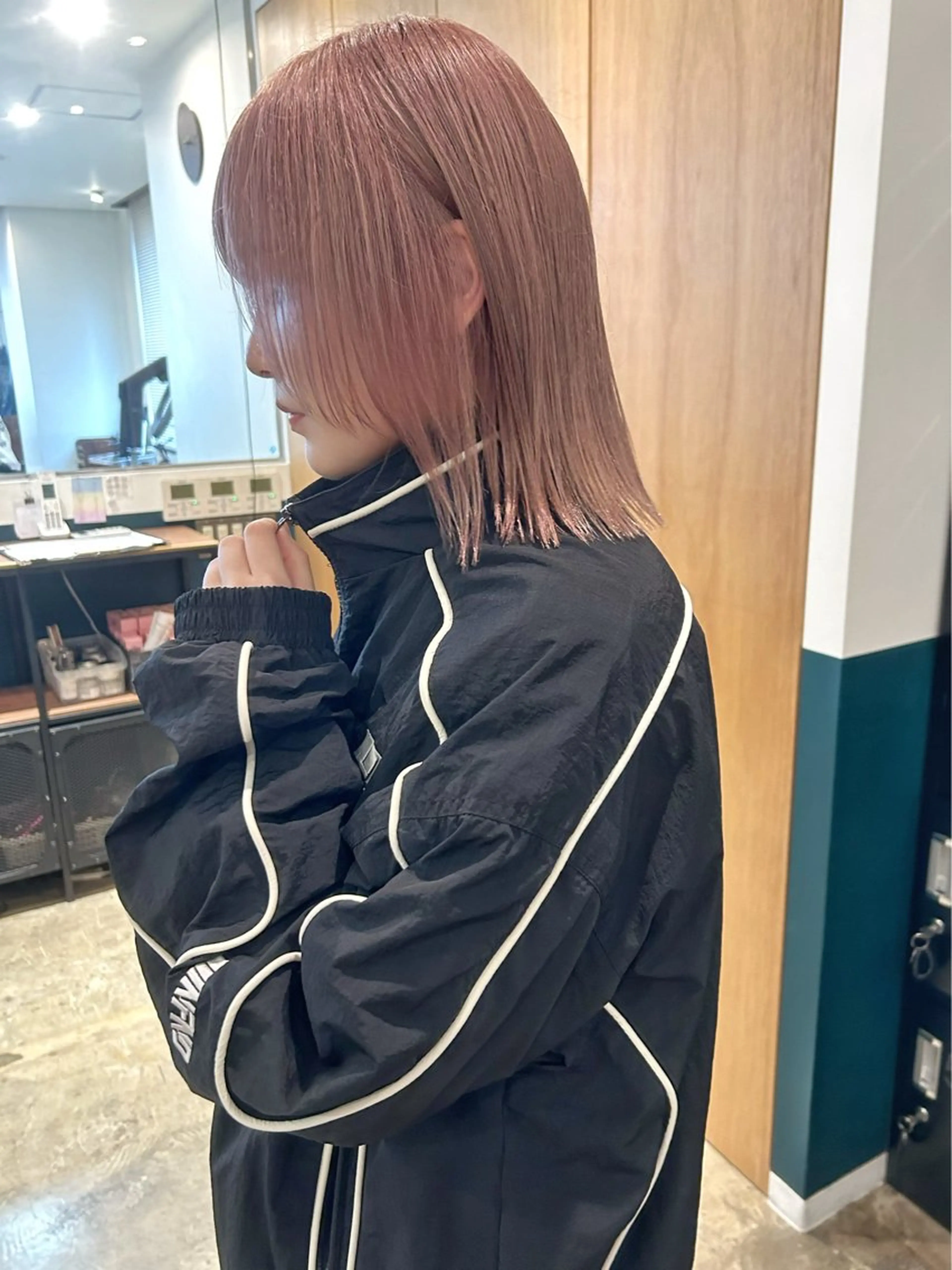 ミディアム カラー ベージュカラー ブリーチ ピンクカラー カラーリスト菅野 竜矢🌈のヘアスタイル