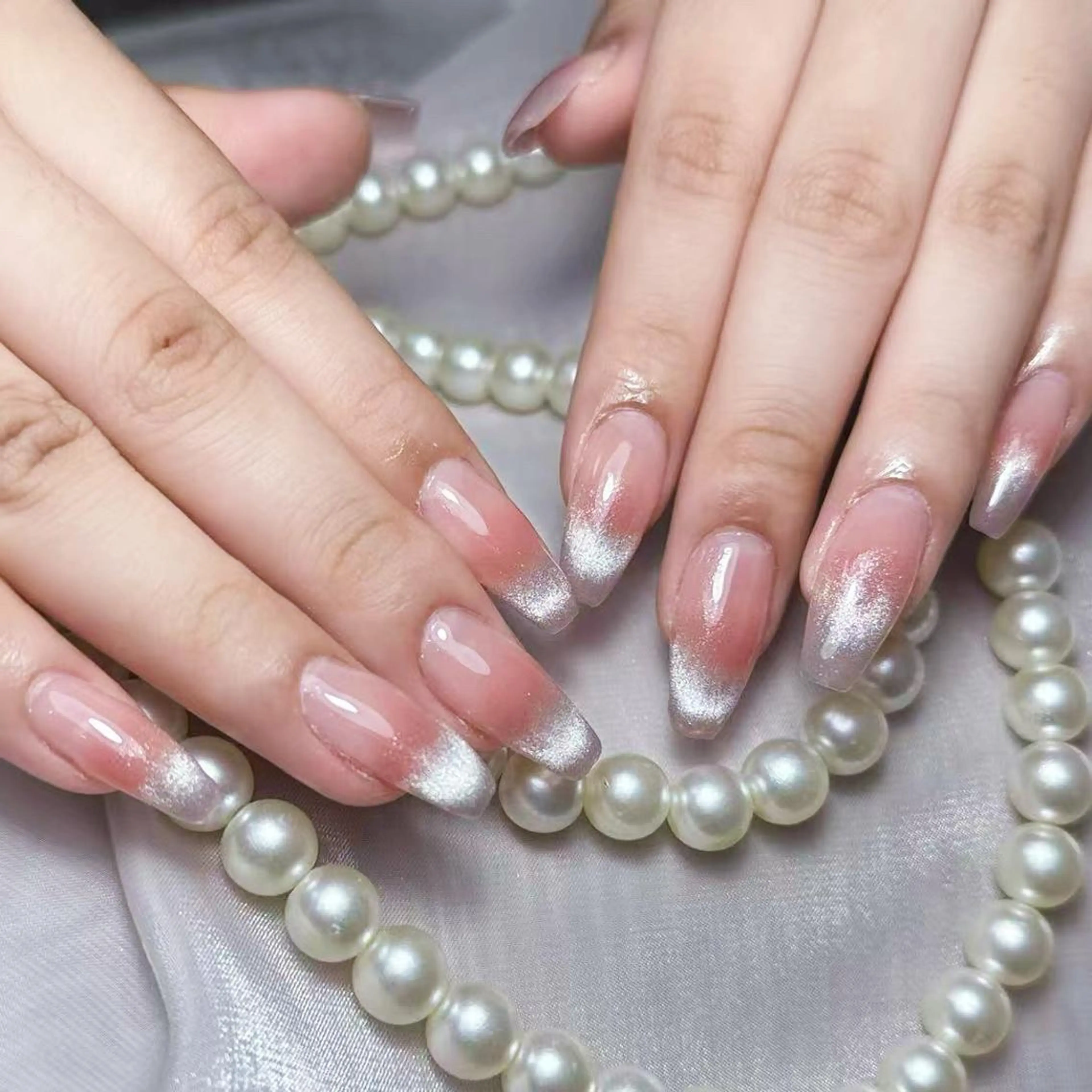 ネイル アートネイル オーロラネイル ガーリー キラキラネイル 韓国ネイル ハンドネイル ハンドケア DIAMOND 💅のネイルデザイン