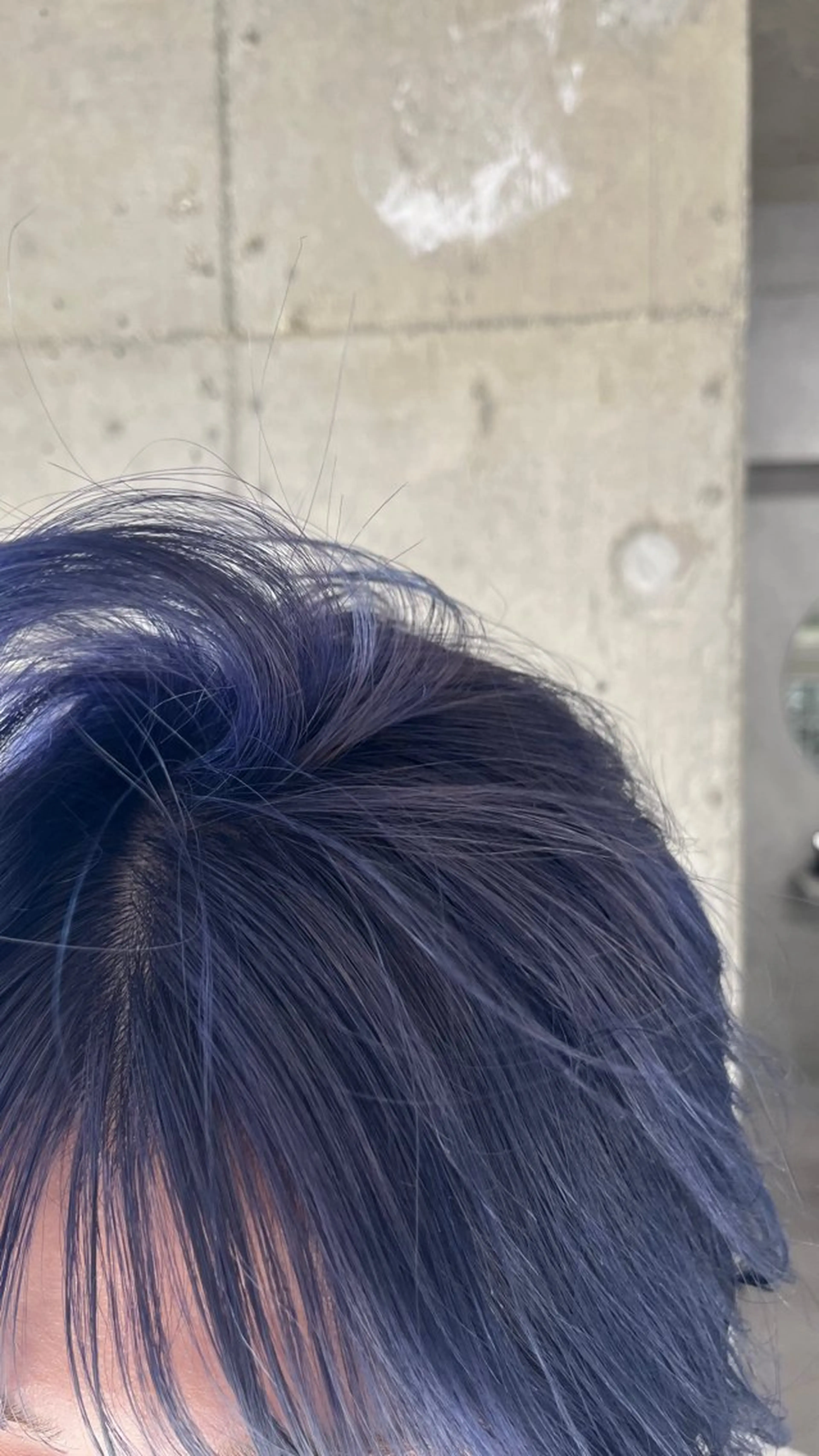 ショート カラー ブルーカラー anon Loemのヘアスタイル