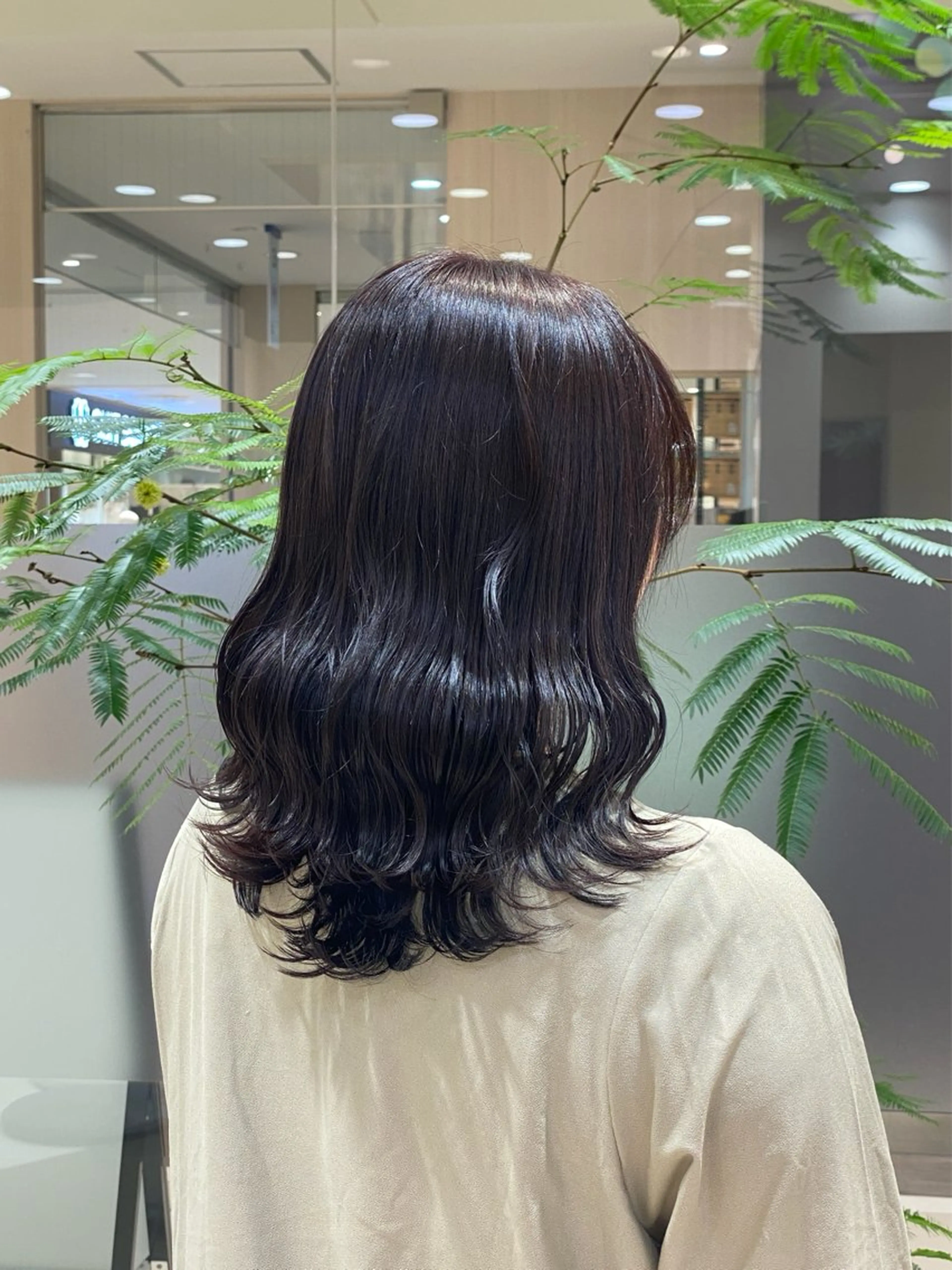 ミディアム カラー ラベンダーカラー レイヤーカット 大瀧 優奈のヘアスタイル