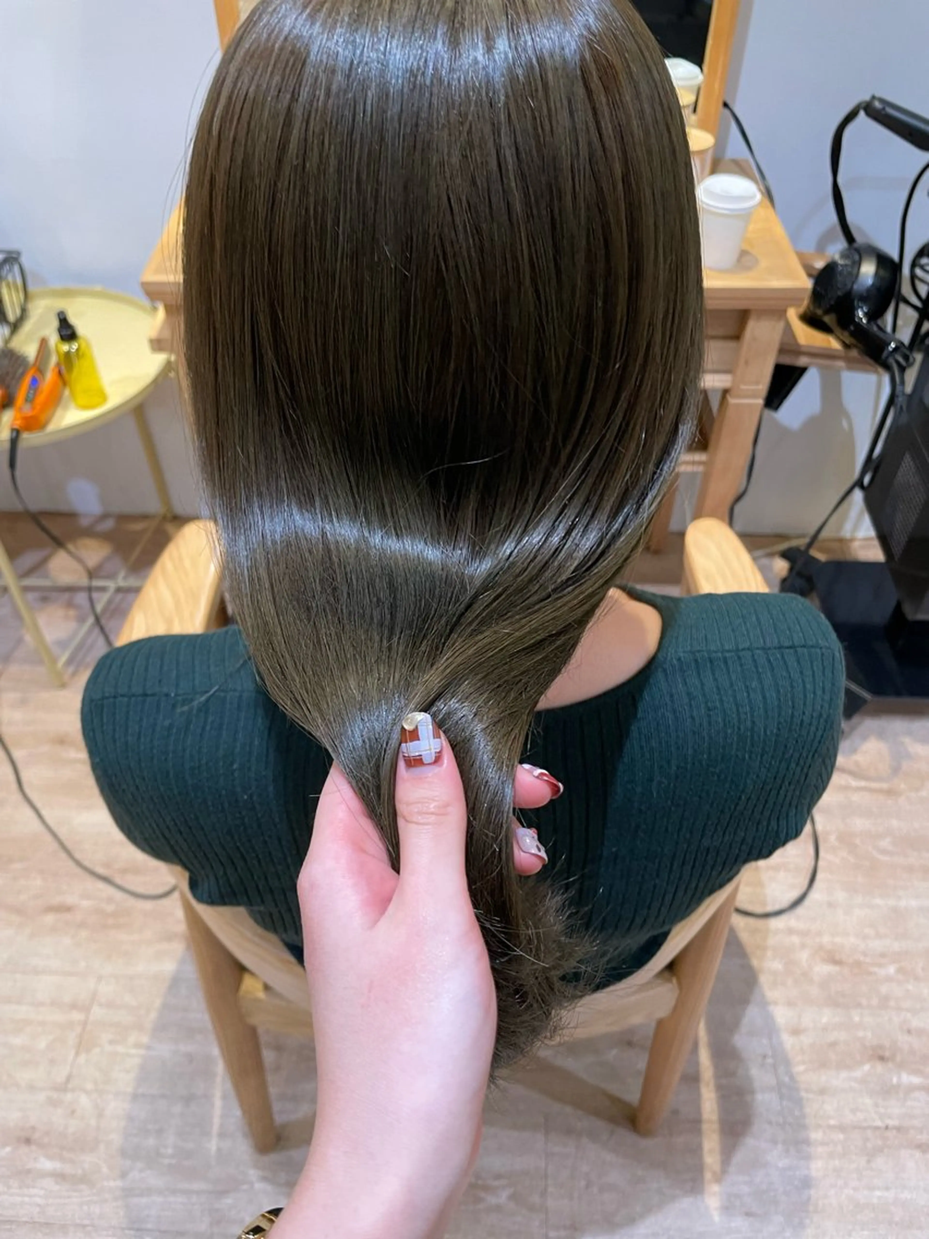 カラー ブリーチ 透明感カラー ブリーチなしカラー オリーブカラー Say.Ree所属・🐣Say.ree ひらいで ななみ🐣のヘアスタイル