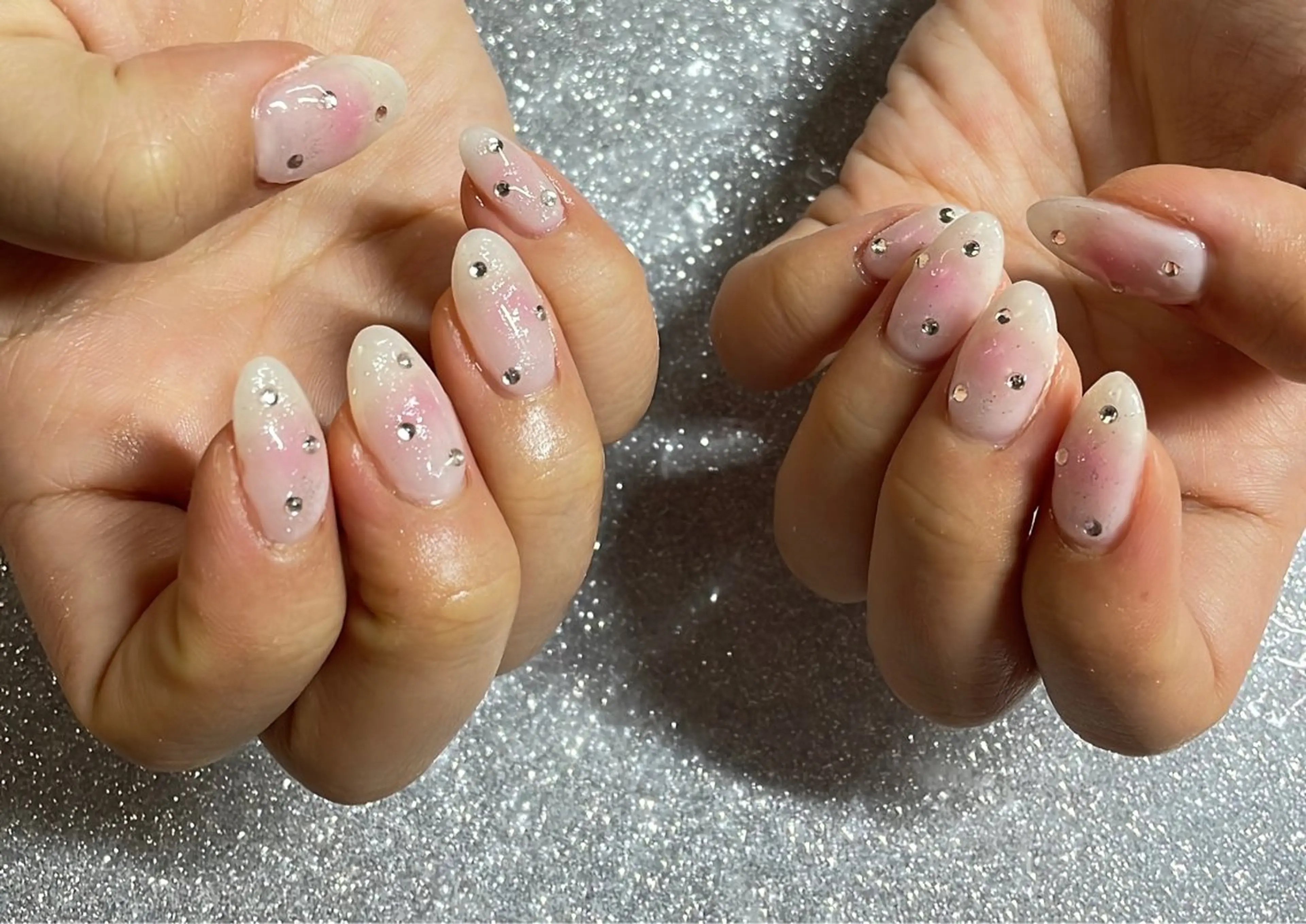 ネイル ハンドネイル VIERU 🌈🎀💖のネイルデザイン