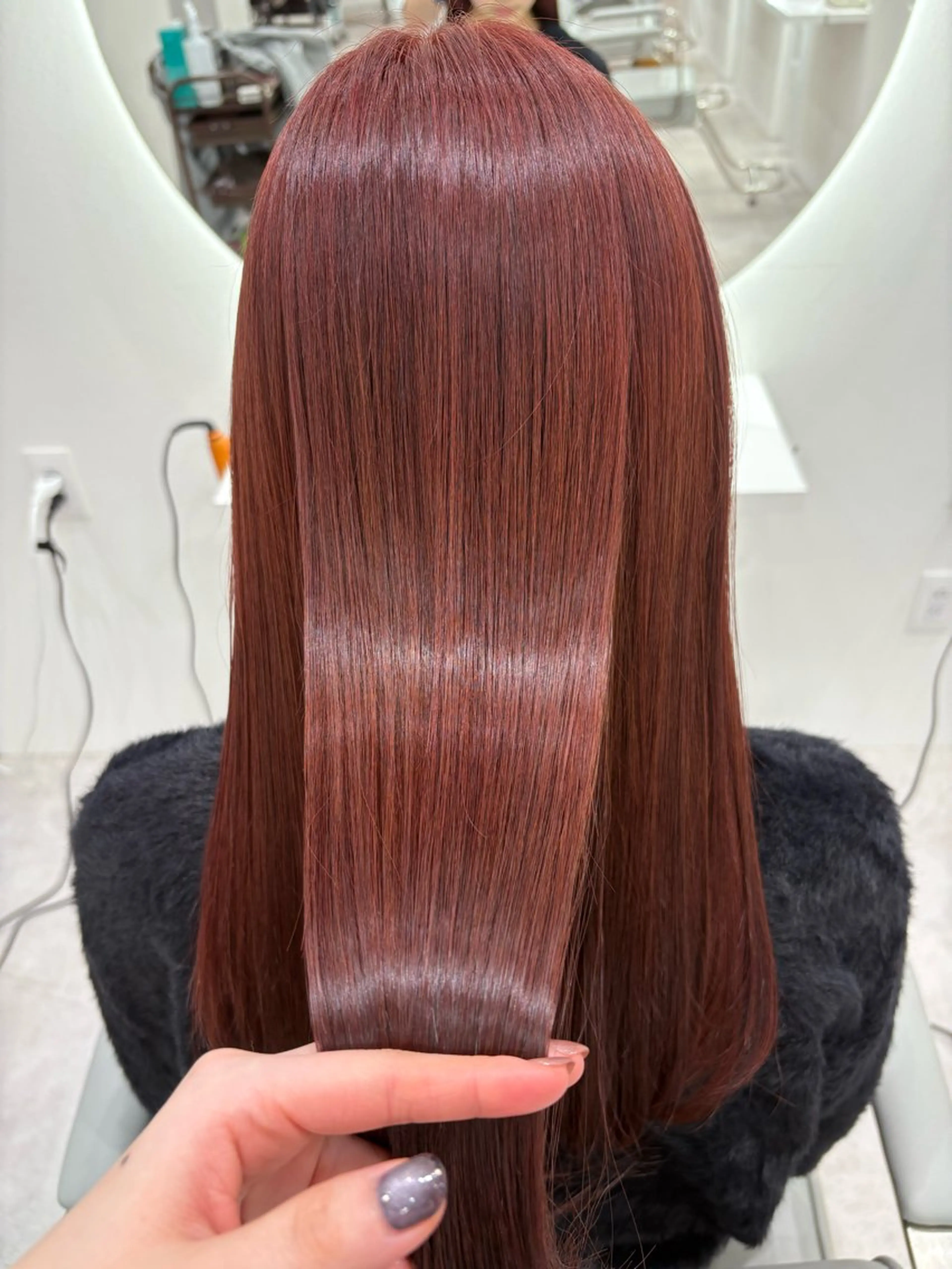 ロング カラー レッドカラー ヘアカラー トリートメント 佐川 向日葵のヘアスタイル