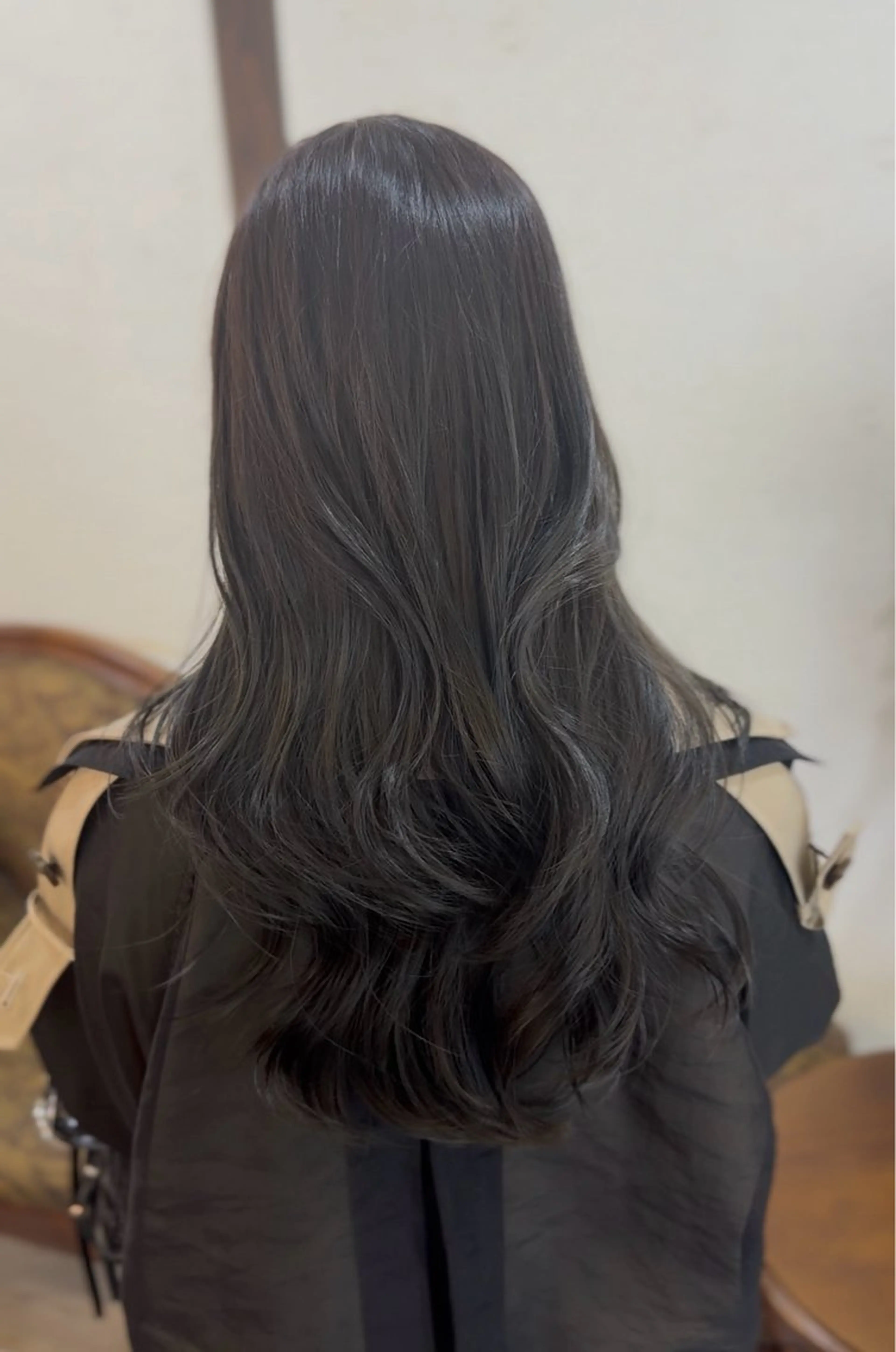 ロング ヘアカラー 飯星慧斗 /ブリーチ、縮毛矯正のヘアスタイル