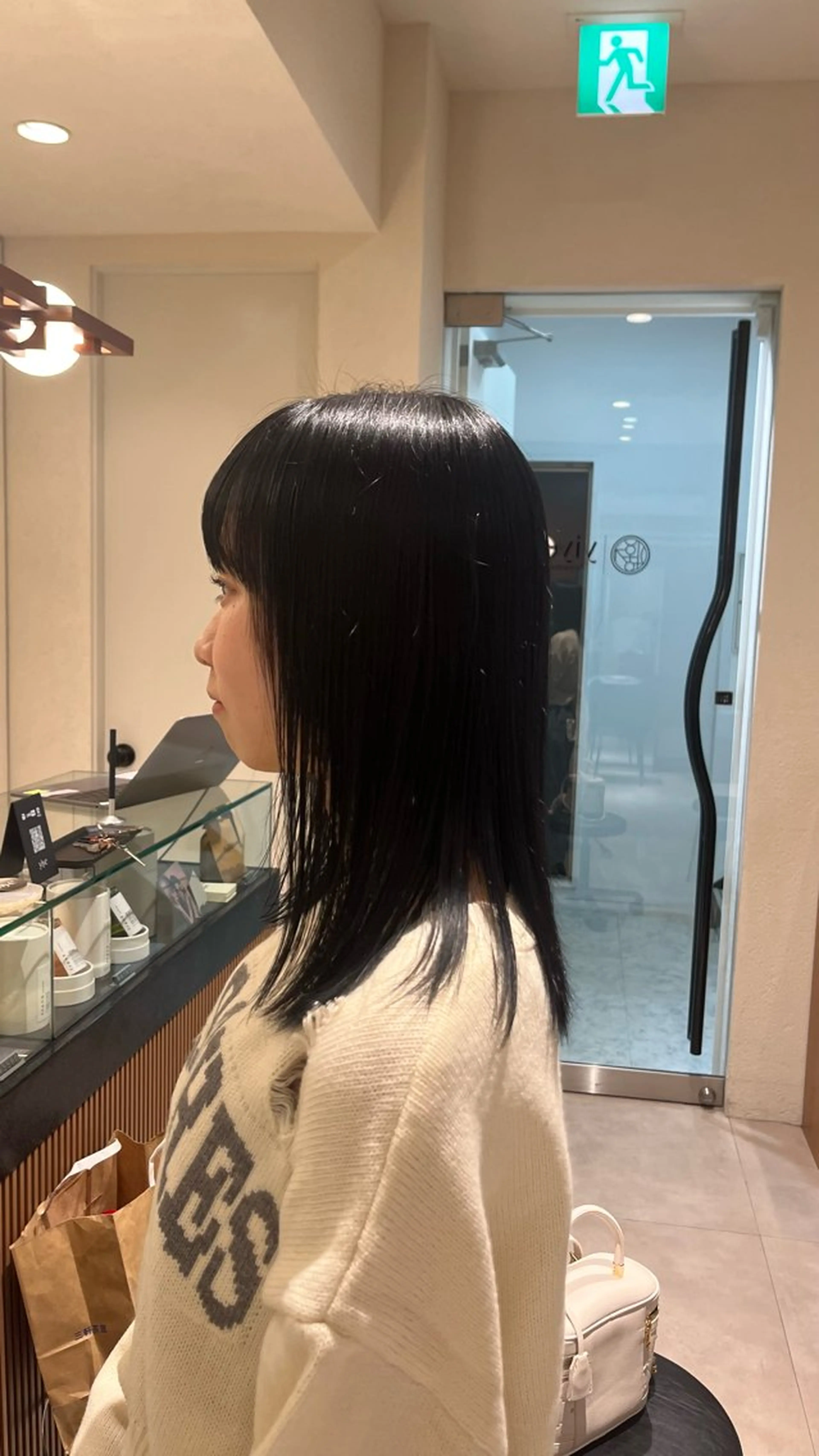 ミディアム yiye aoyama所属・表参道yiye うららのヘアスタイル