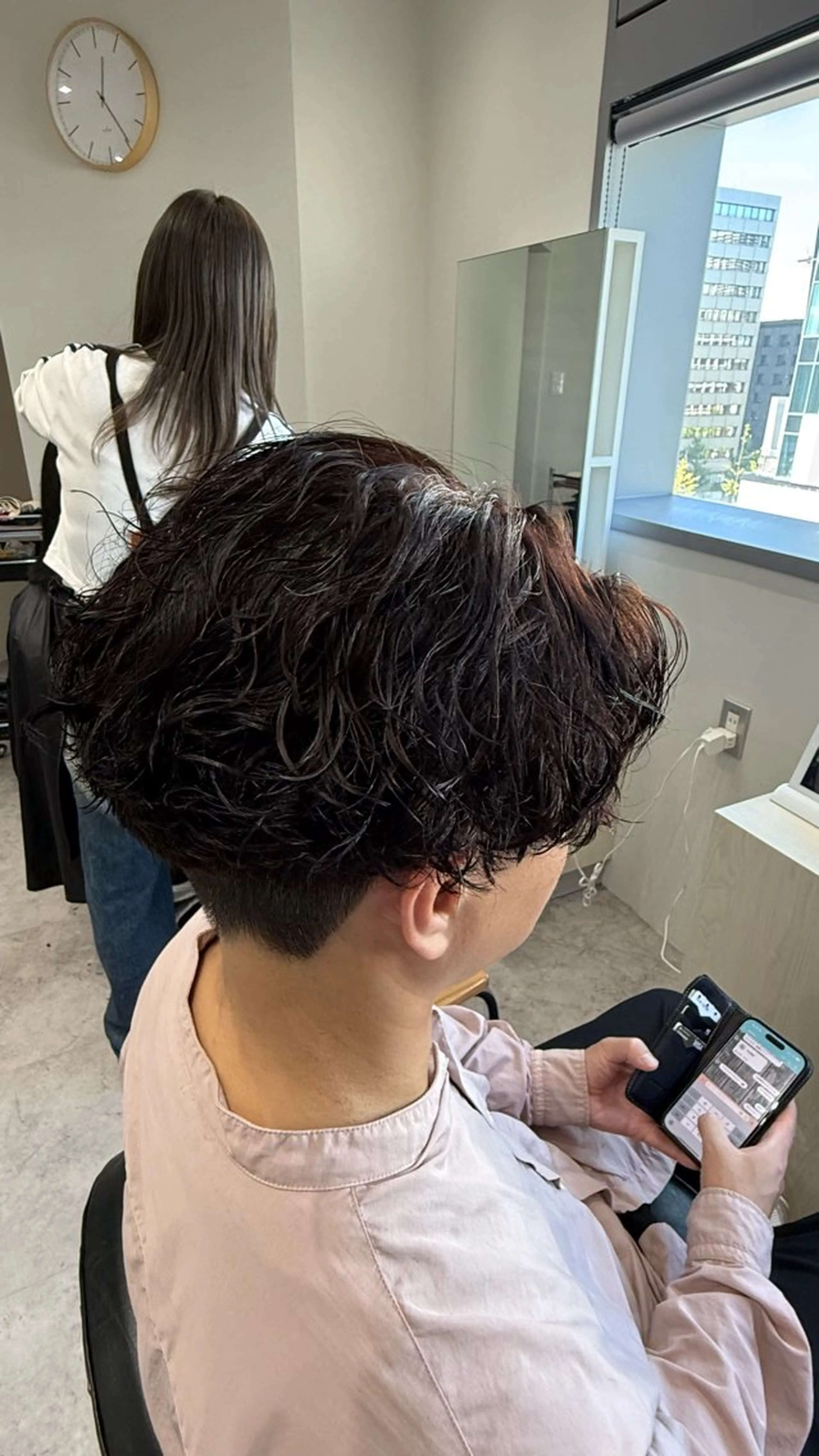 パーマ メンズ センターパート メンズパーマ カット パーマ soyon 心斎橋店のヘアスタイル