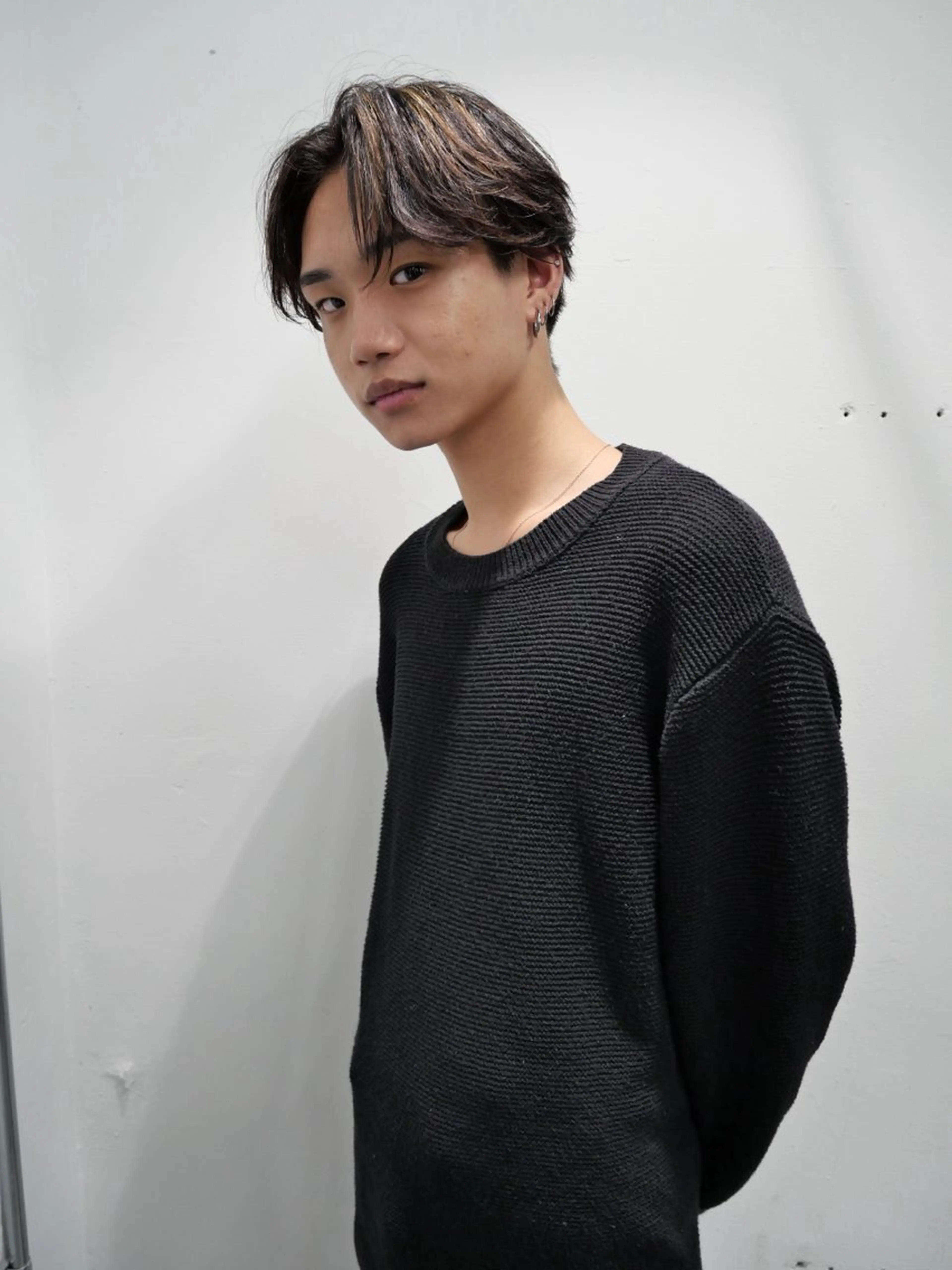 メンズ センターパート メンズハイライト [pia]宮田 龍星のヘアスタイル