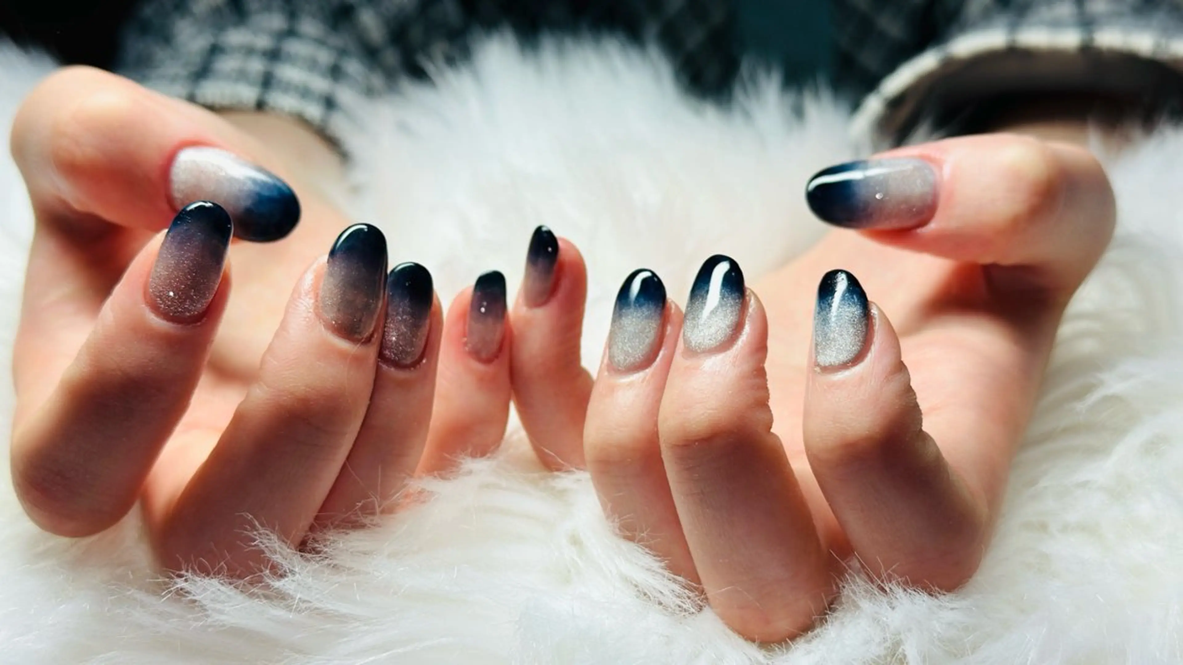 ネイル ブルー グラデーション マグネットネイル Queenie nailのネイルデザイン