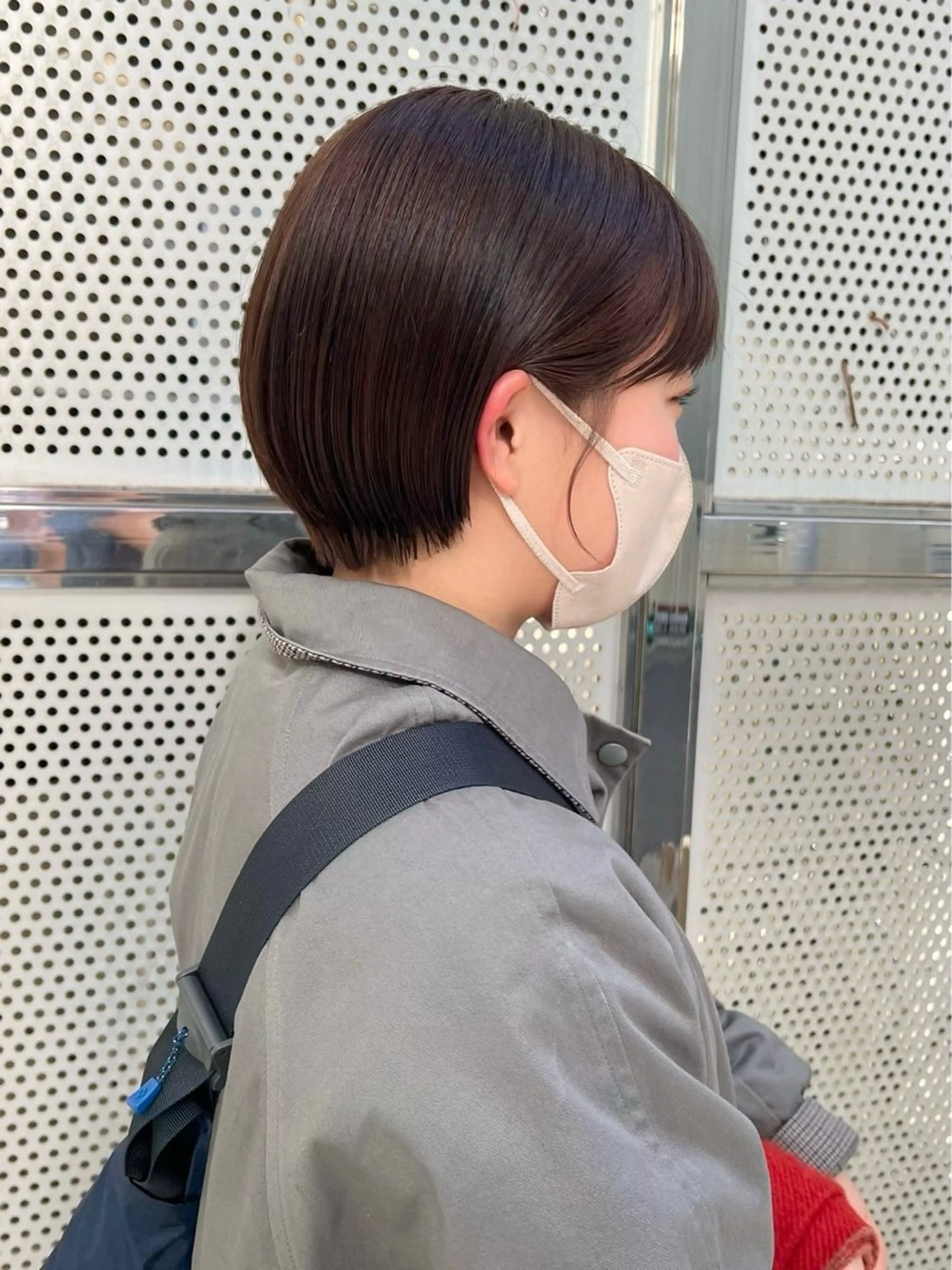 ショート レイヤーカット /センターパートのヘアスタイル