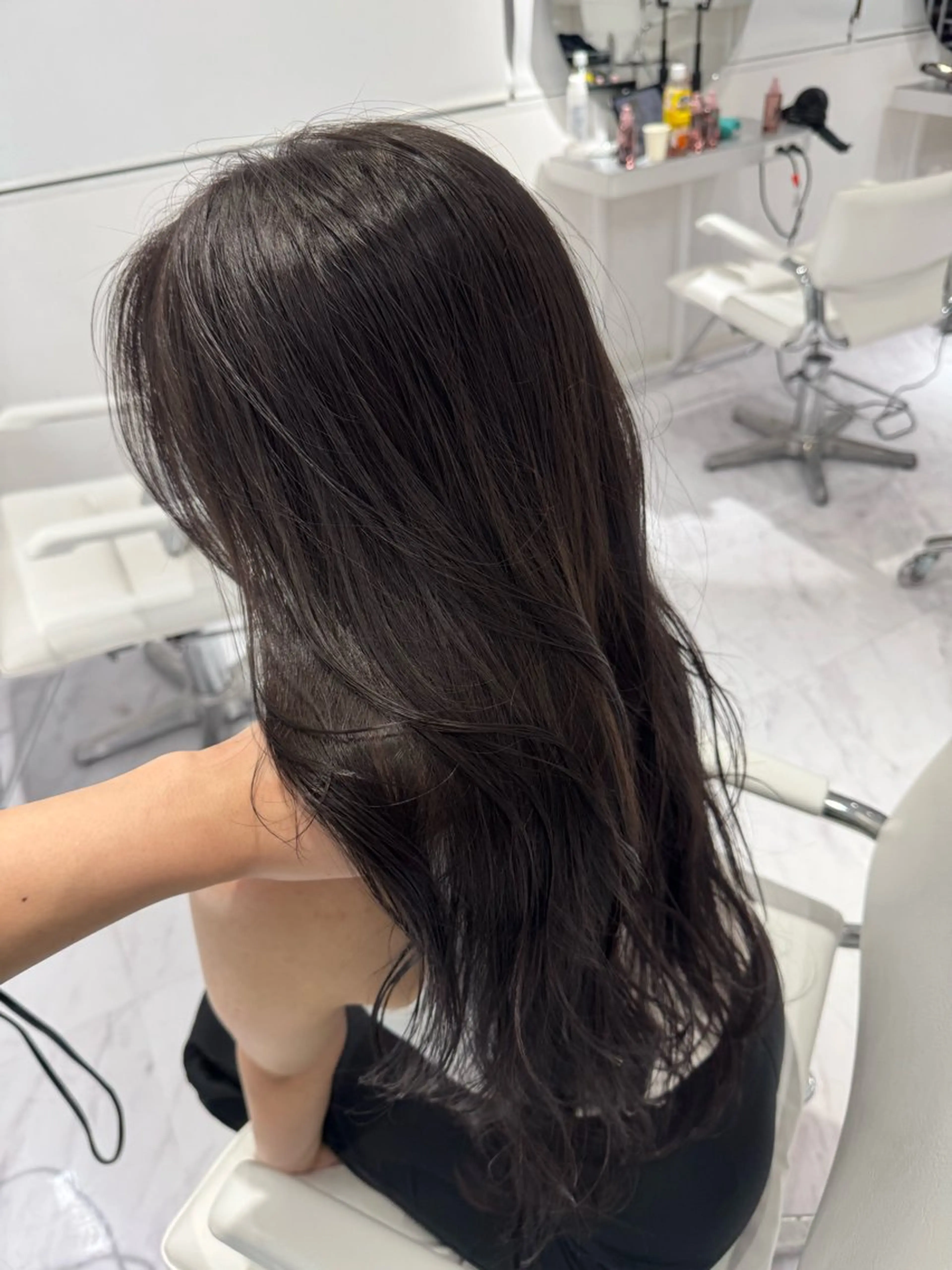 ロング カラー ブリーチ ラベンダーカラー ラベンダーグレー ブリーチなしカラー ヘアカラー Rina/無料レイヤ ーカット/上野🌱のヘアスタイル