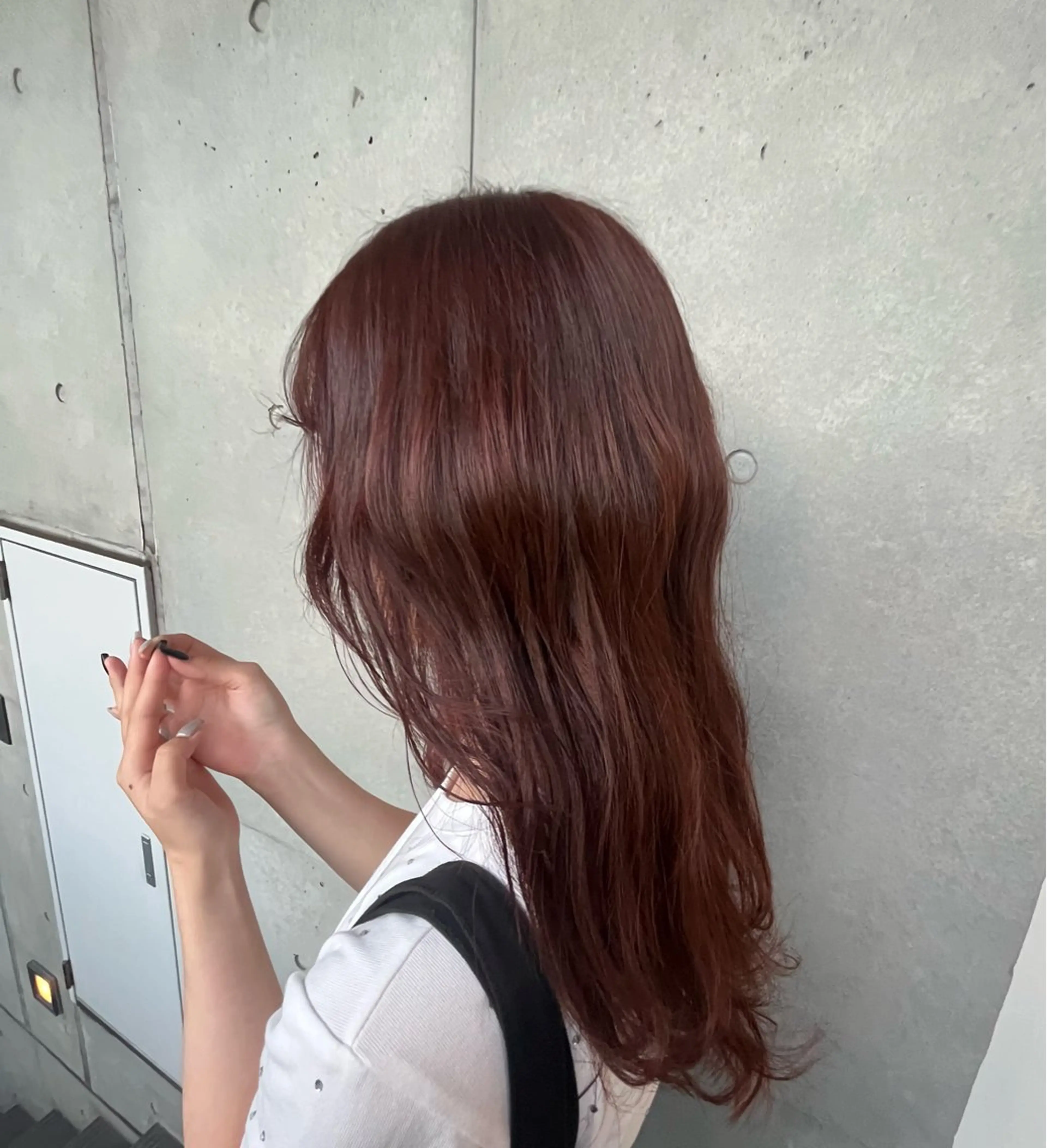 カラー 岡田 梨紗のヘアスタイル