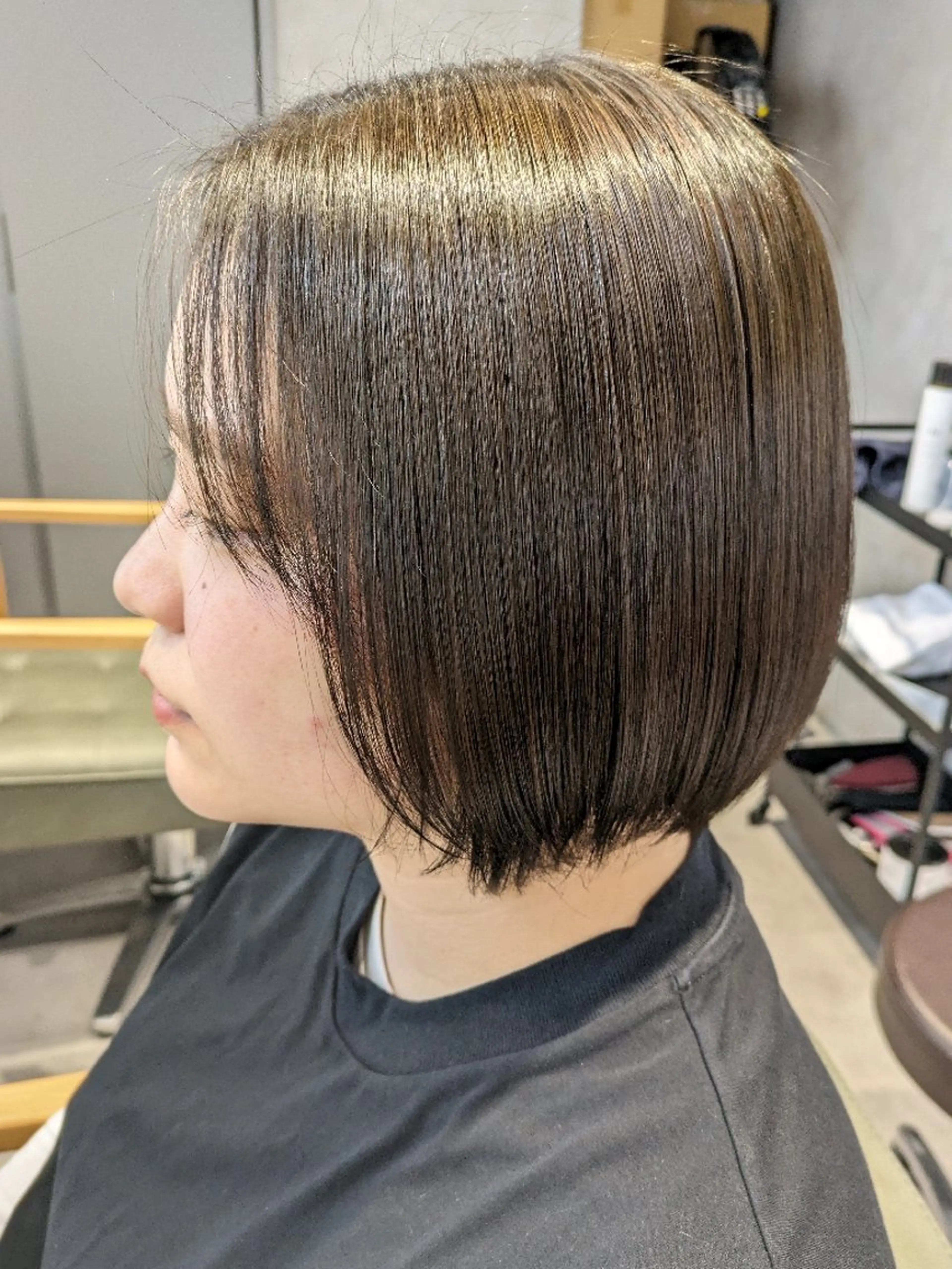 ミディアム カラー ヘアアレンジ ベージュカラー オリーブベージュ ボブ カット ヘアカラー 小國 綾かのヘアスタイル