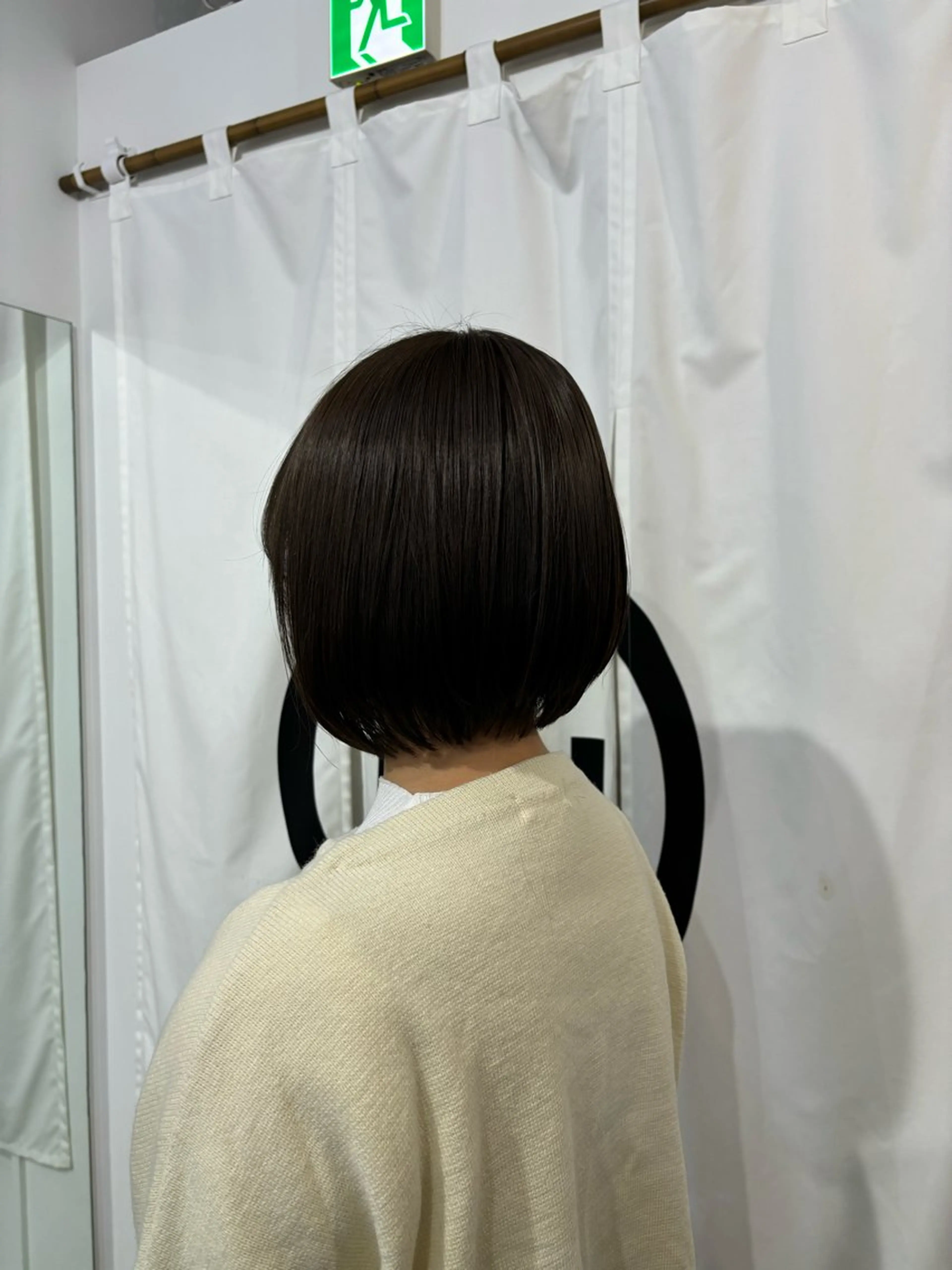 ショート カラー ベージュカラー オリーブベージュ 亜海 /縮毛矯正のヘアスタイル