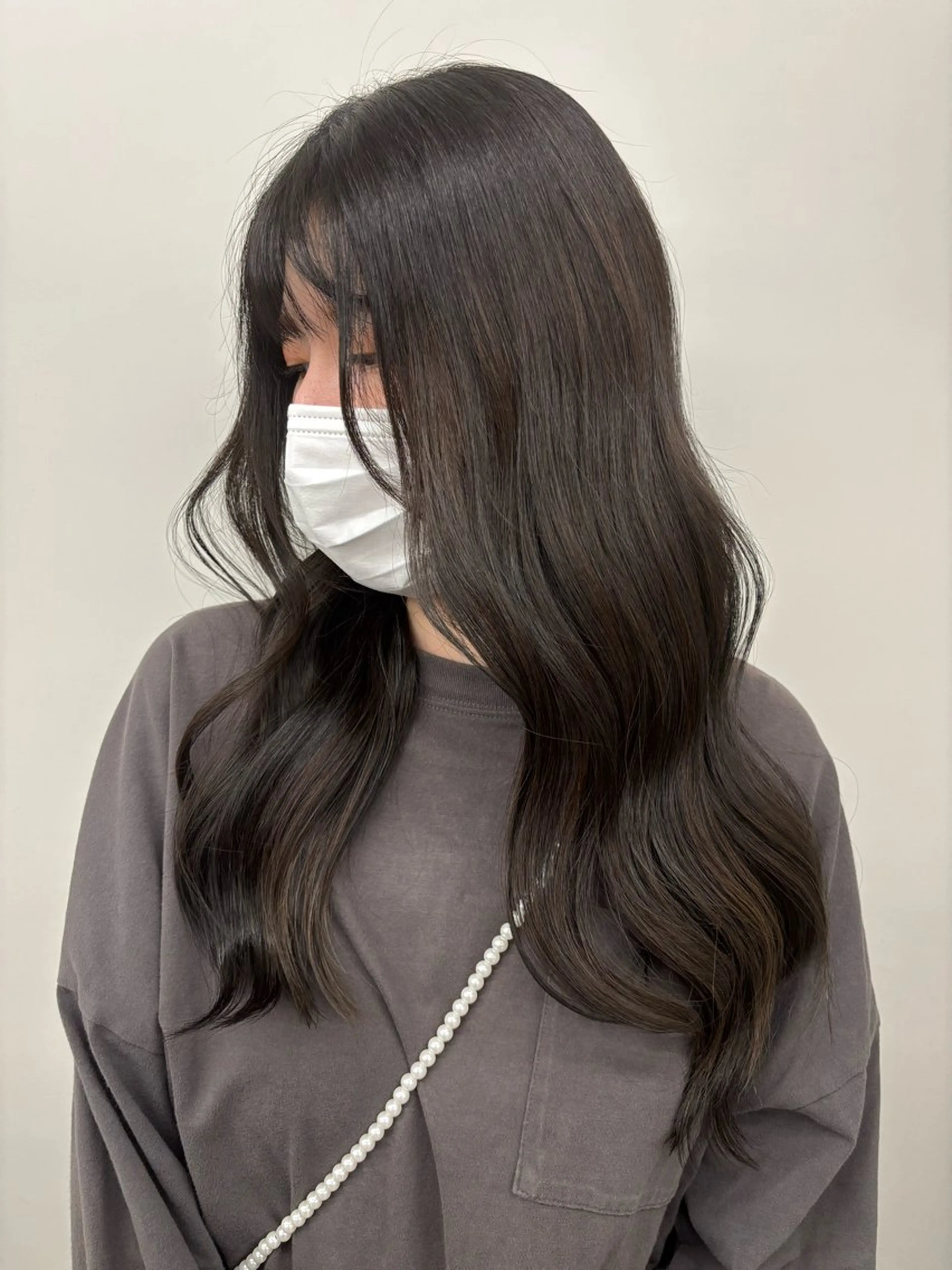 ミディアム カラー ベージュカラー ブリーチ ブラウンカラー ケアブリーチ カシス カット ヘアカラー トリートメント 艶感×抜け感hair /ReLit 正源のヘアスタイル
