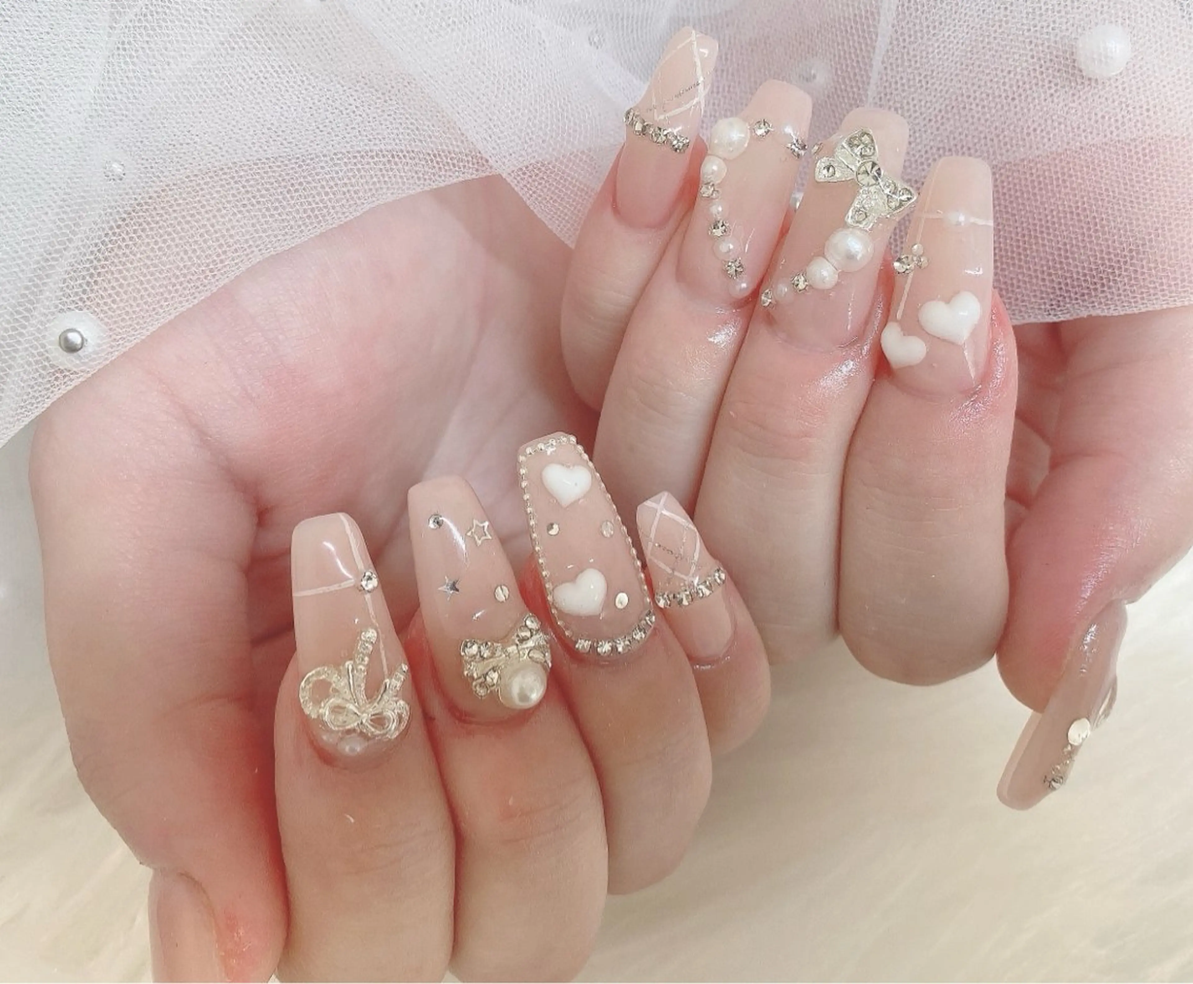 ネイル ハンドネイル PLATA LISAのネイルデザイン