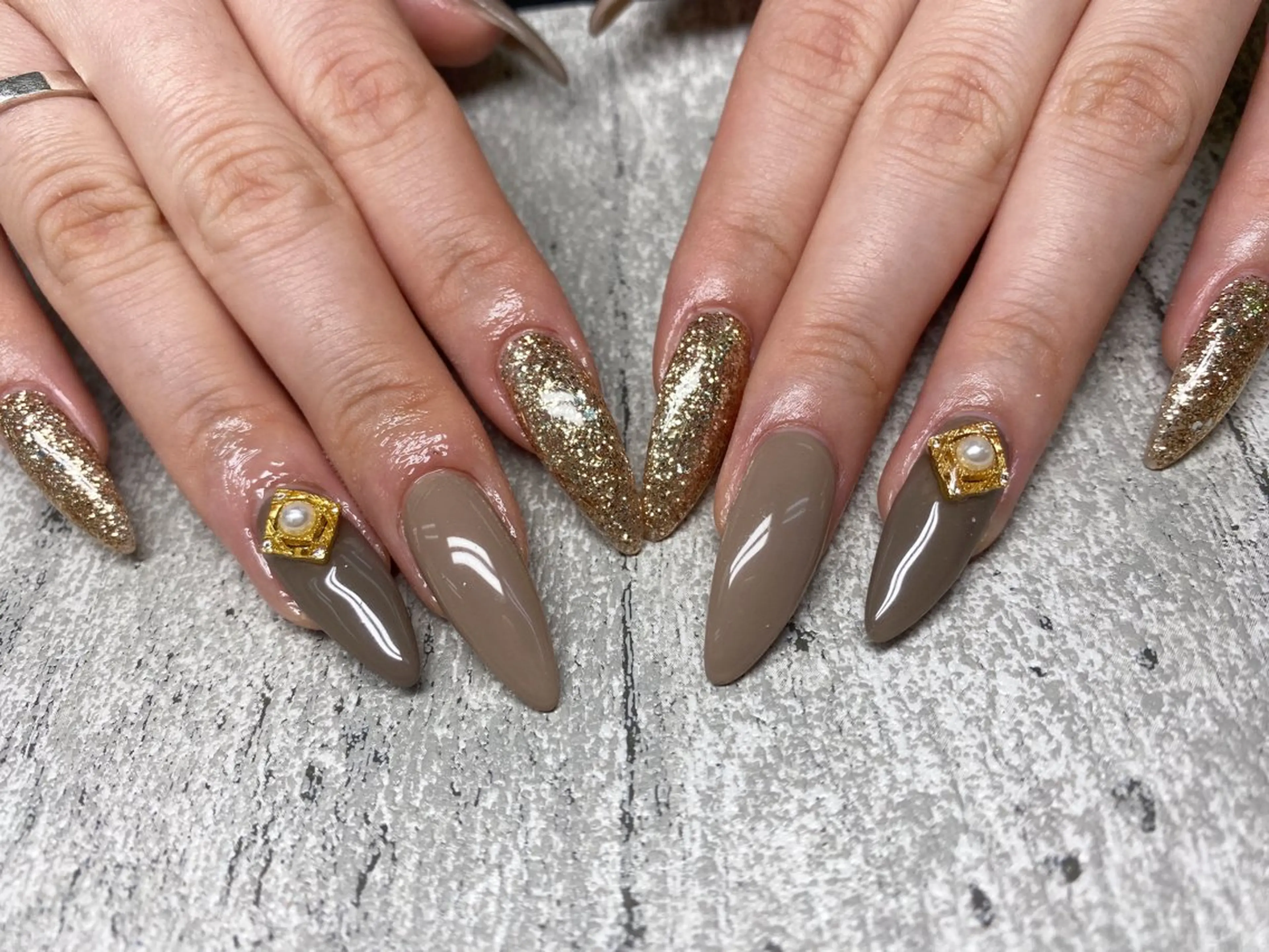 ネイル ハンドネイル Bianca🩶 TAMIYAのネイルデザイン