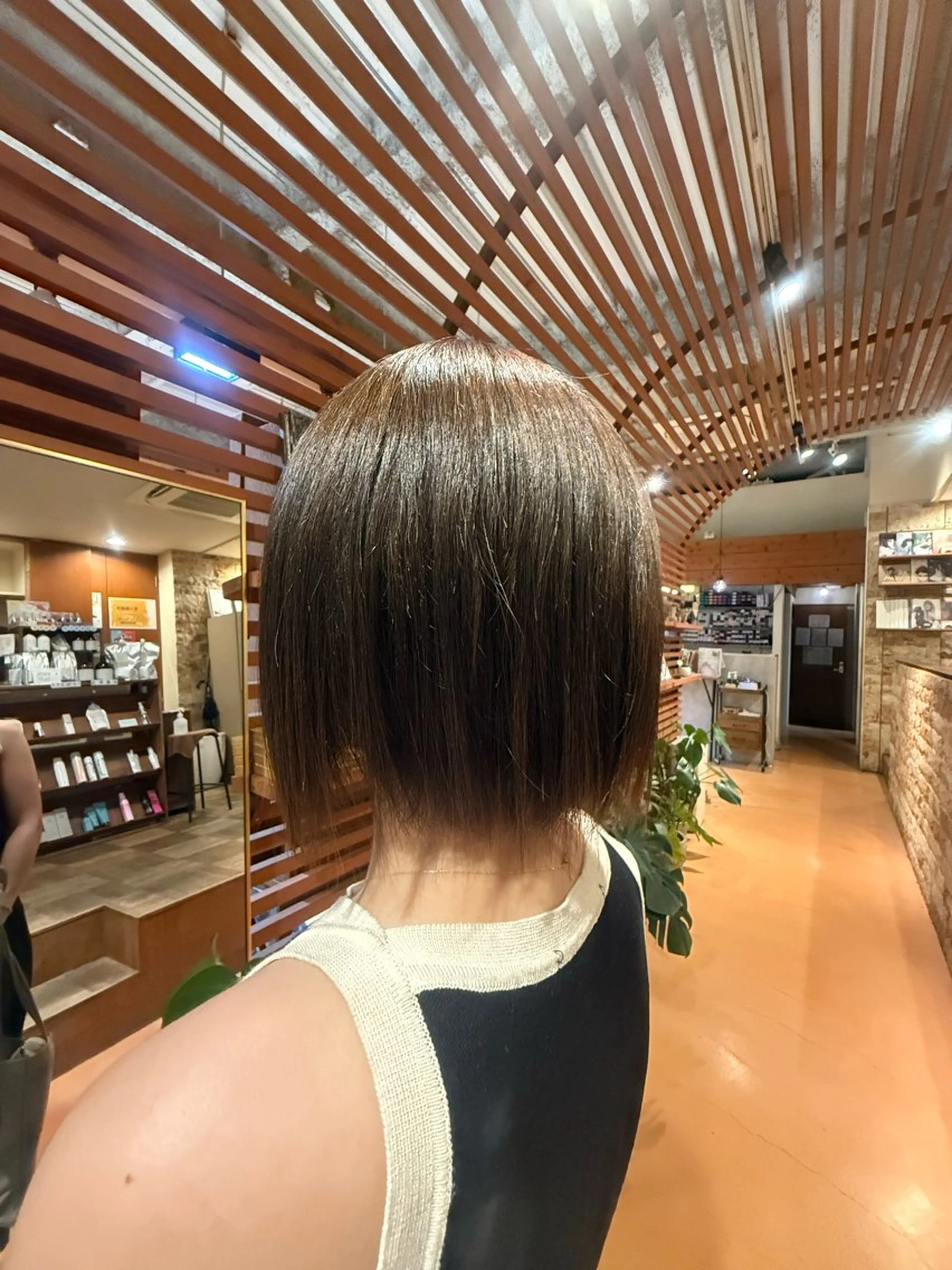 ショート カラー MASHU  ADOBE所属・いしはま ななかのヘアスタイル