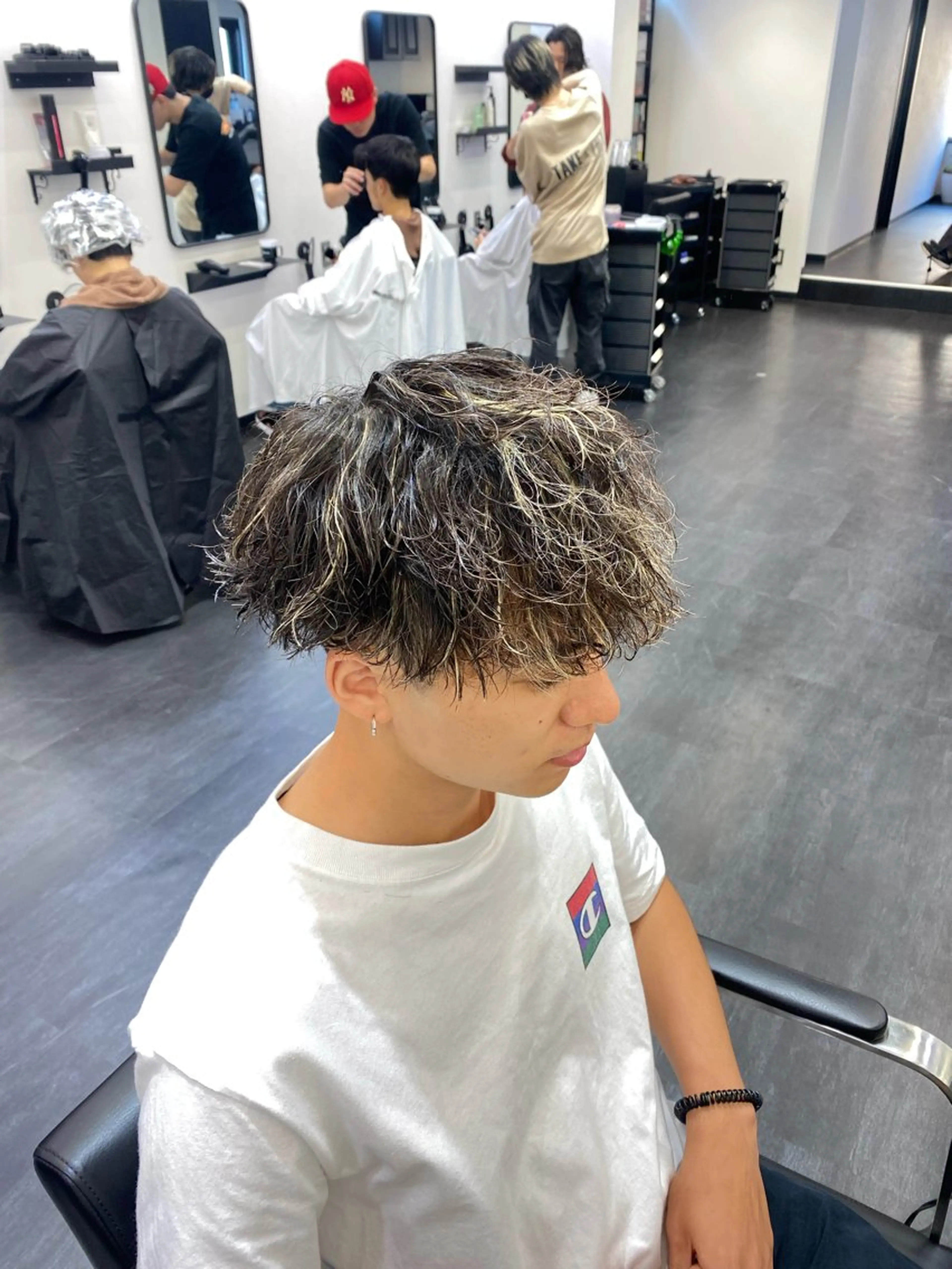 カラー パーマ メンズ メンズハイライト メンズパーマ 波巻きパーマ ハイライトカラー カット ヘアカラー パーマ ヘアセット 🦁メンズ神特化🦁 12月限定/隆太郎のヘアスタイル