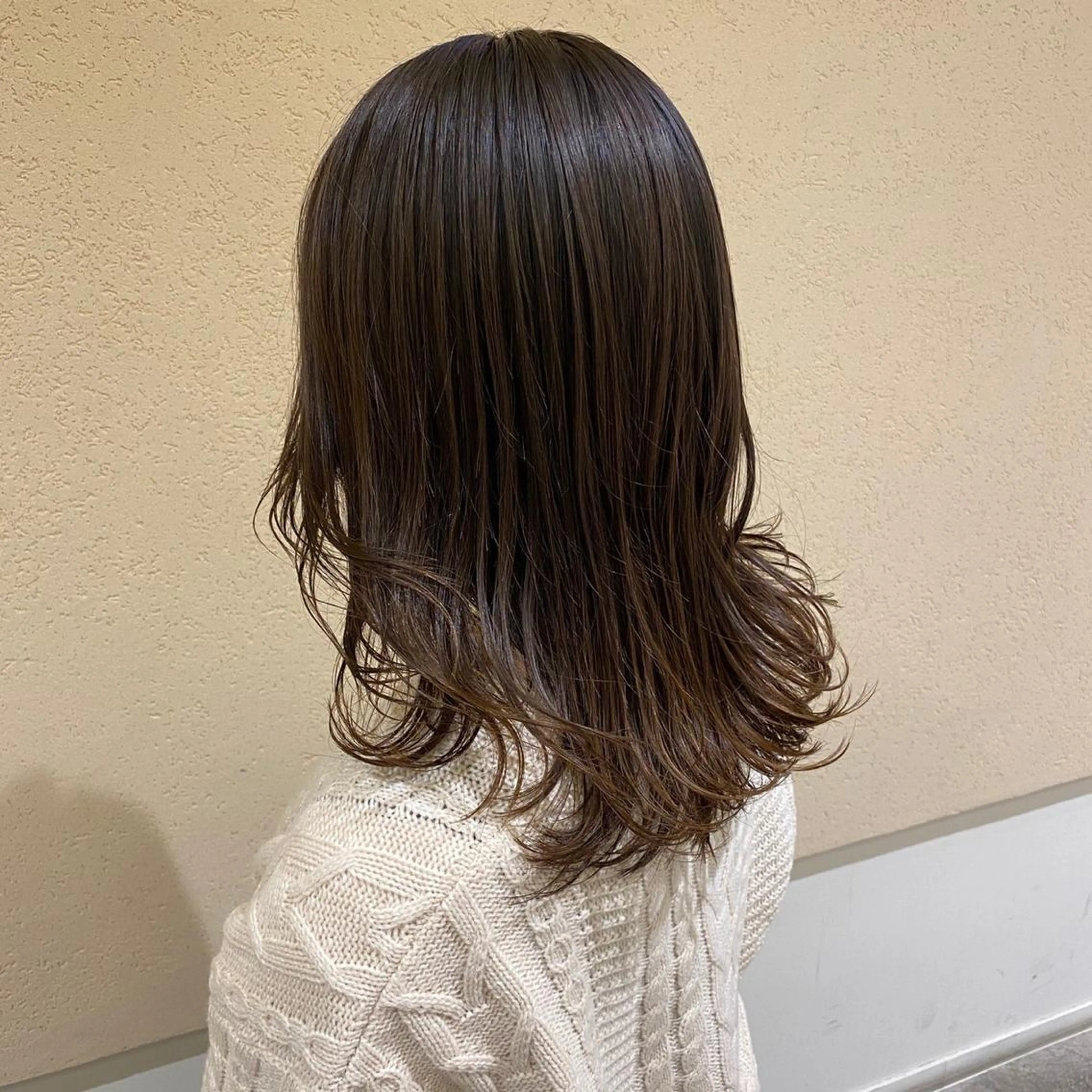 ミディアム 新宿スペインカール ヨモギダのヘアスタイル
