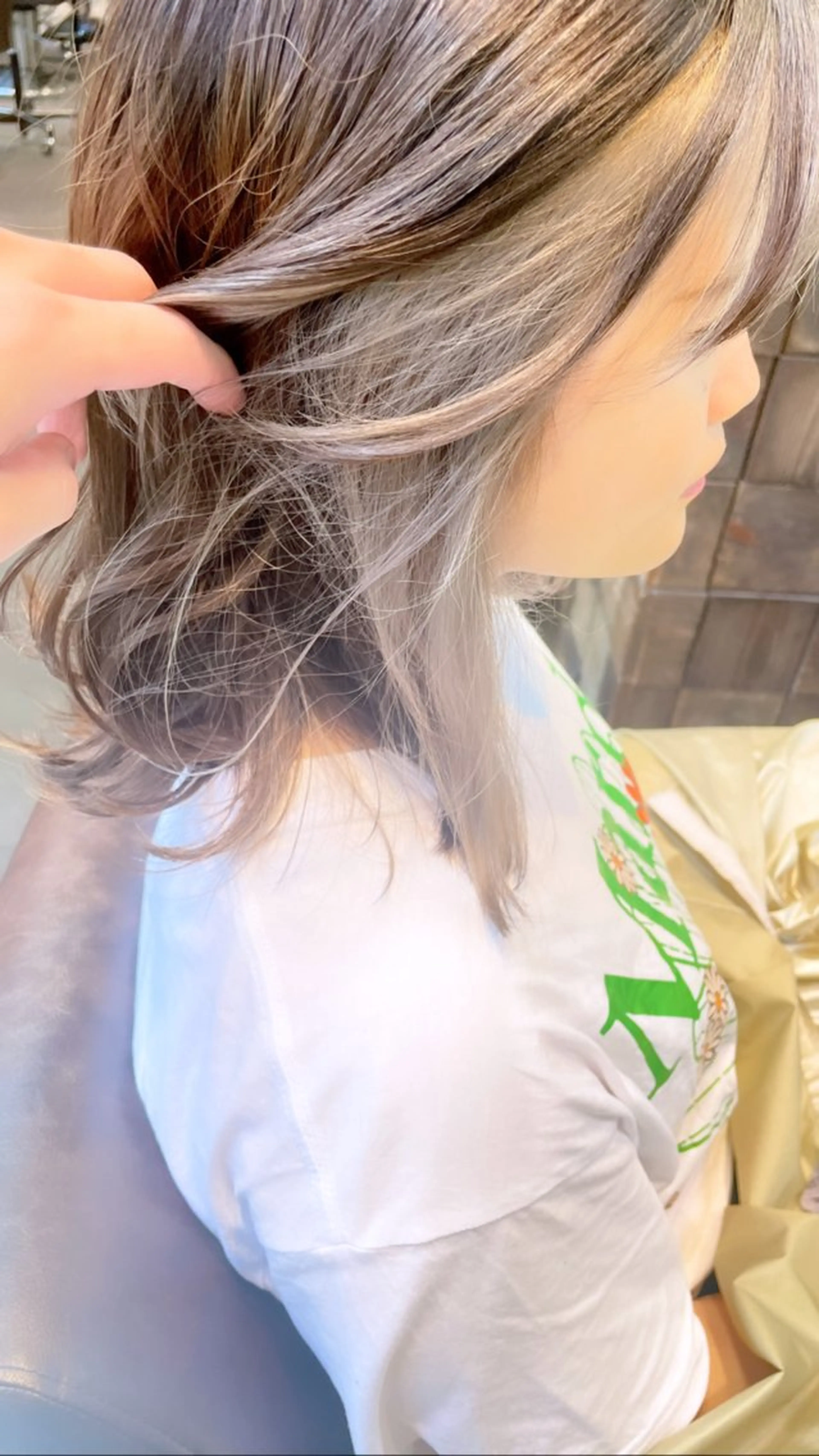 ミディアム カラー ブリーチ＆縮毛矯正 🧸ともき🧸のヘアスタイル