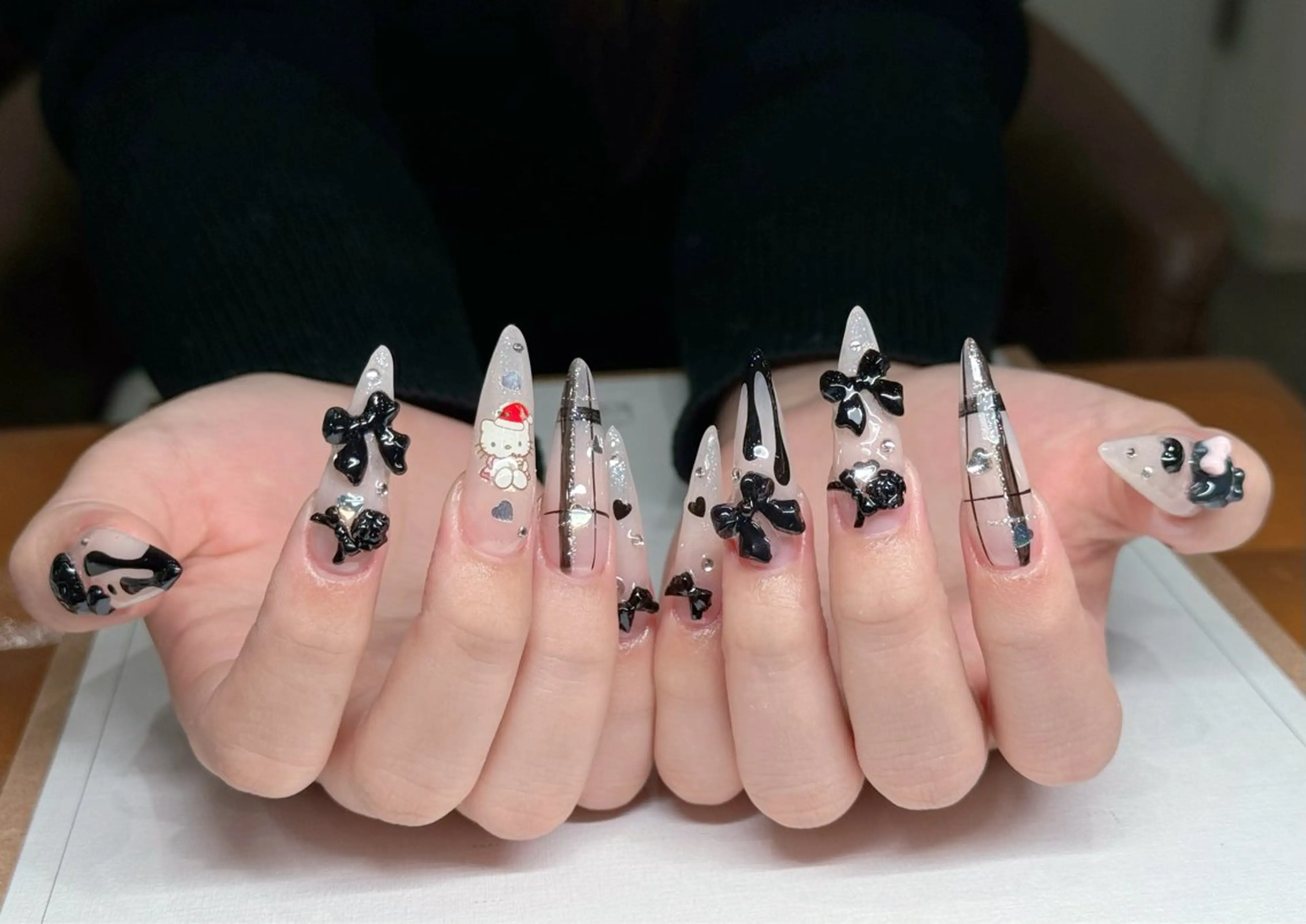 ネイル アニマル柄 ボルドー ブラウン フレンチネイル ゴールド ハンドネイル MILO 168 池袋のネイルデザイン