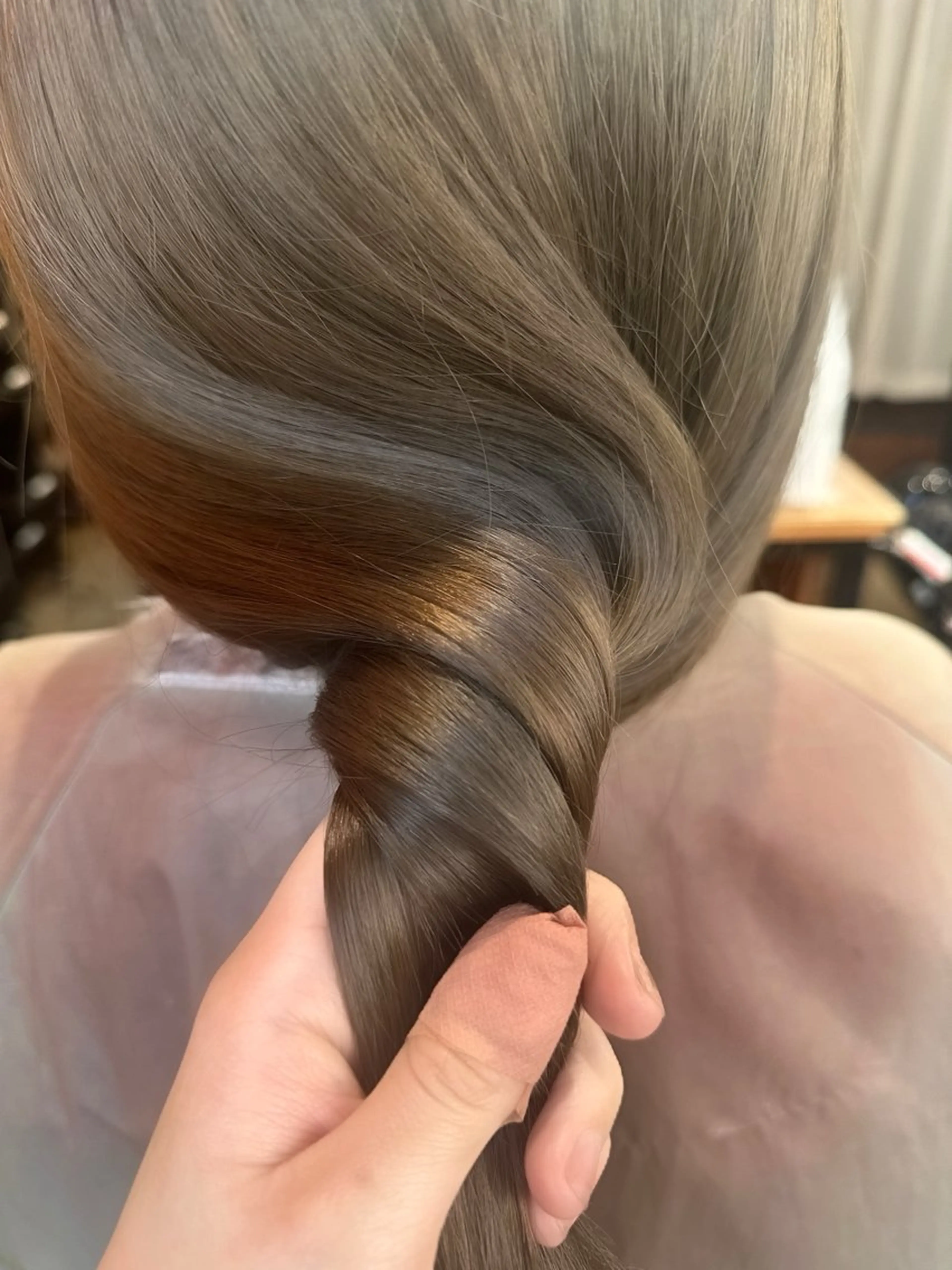 カラー さくだ まいのヘアスタイル