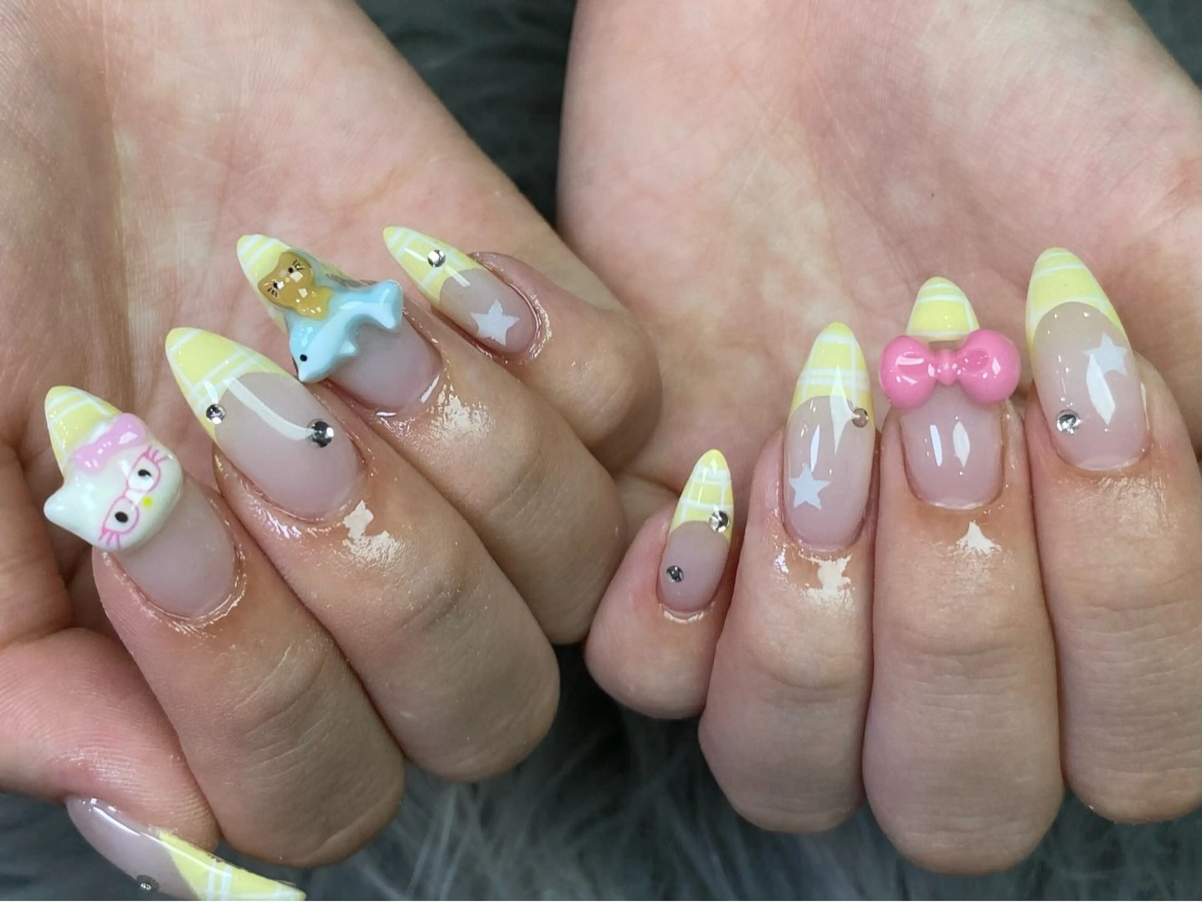 ネイル フレンチネイル 黄色 ハンドネイル Dark Honey karinのネイルデザイン