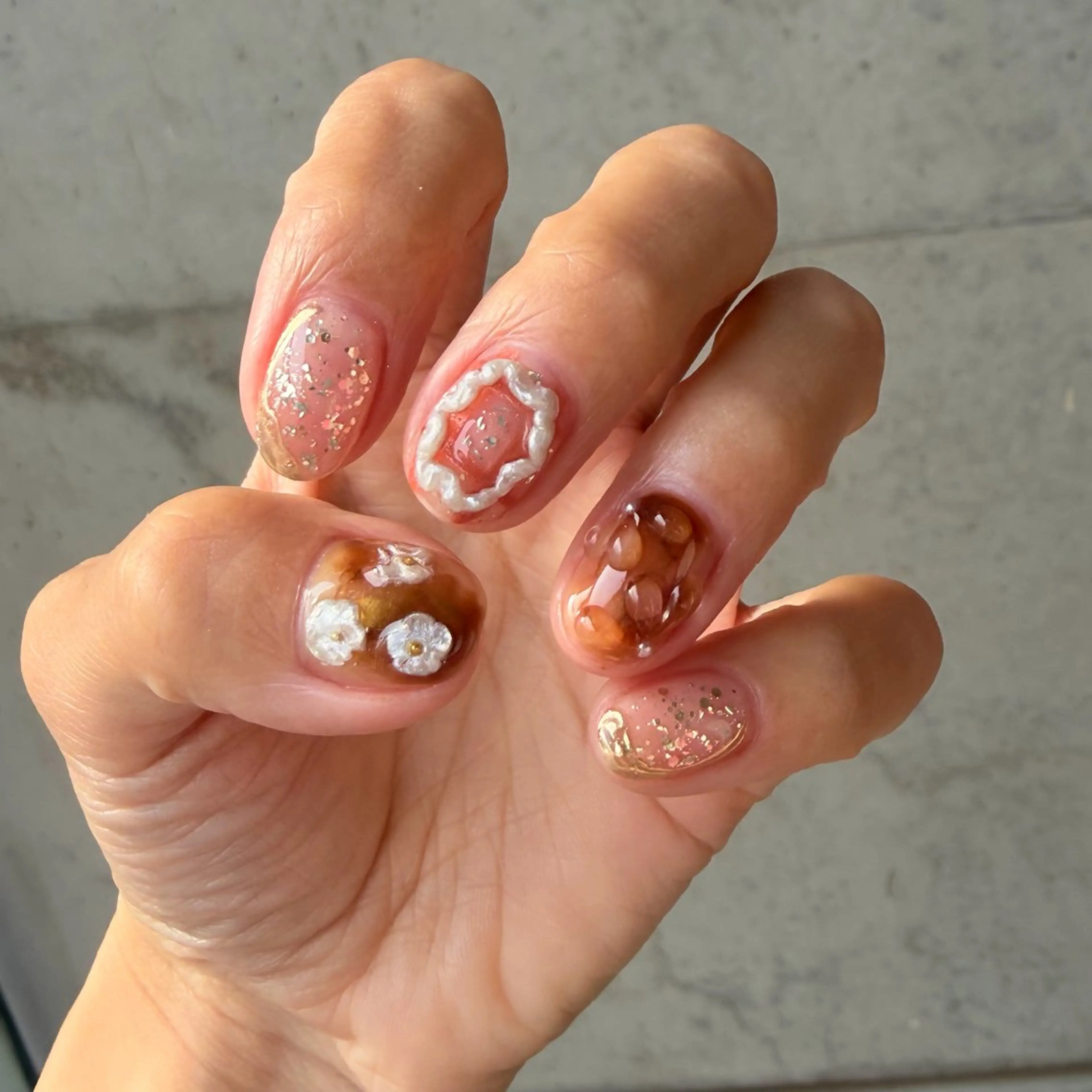 ネイル ガーリー ニュアンスネイル ぷっくりネイル soleil所属・舞鶴 奈々美のネイルデザイン