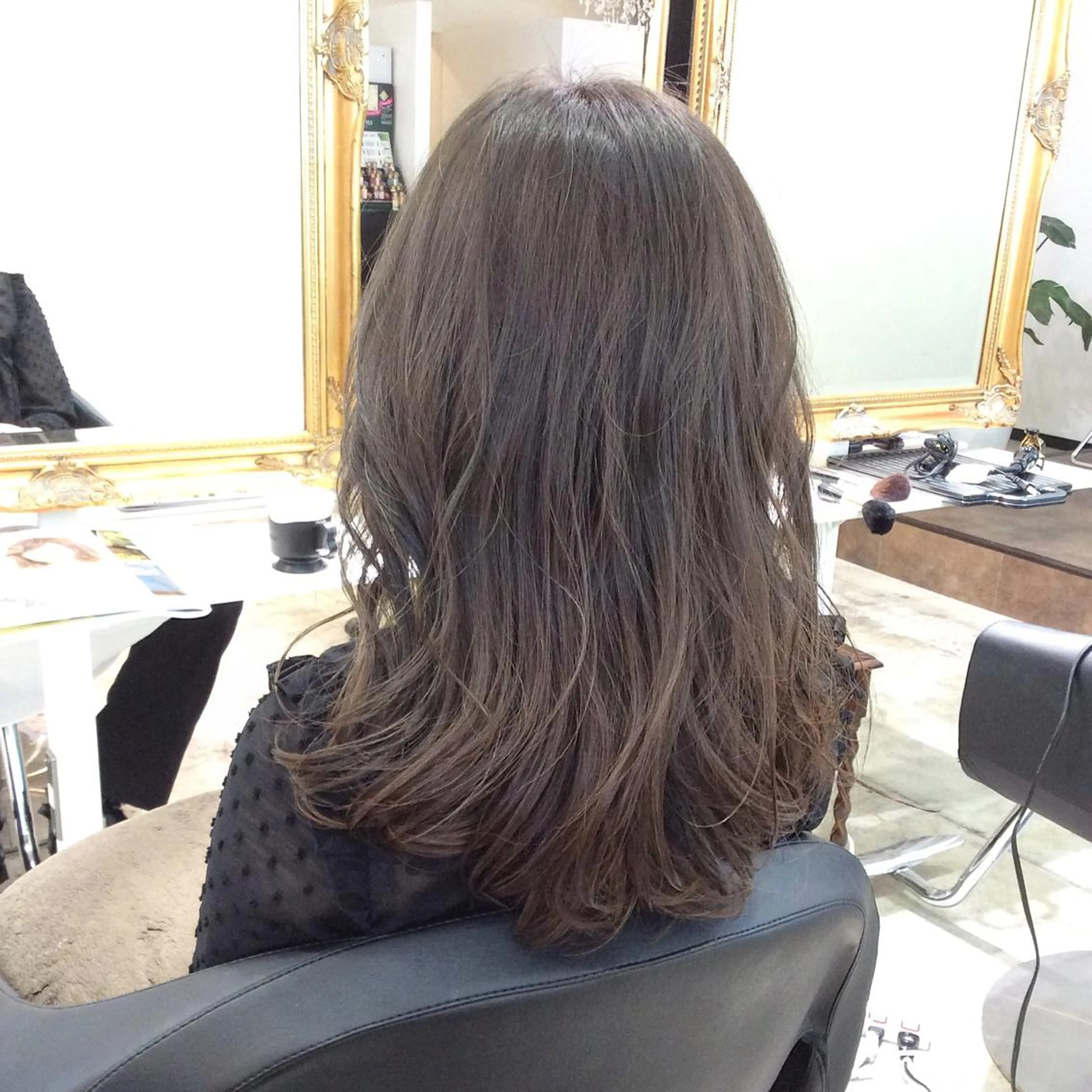 セミロング カラー ヘアカラー トリートメント フリーランスヘアスタイリスト所属・NAKA MURAのヘアスタイル