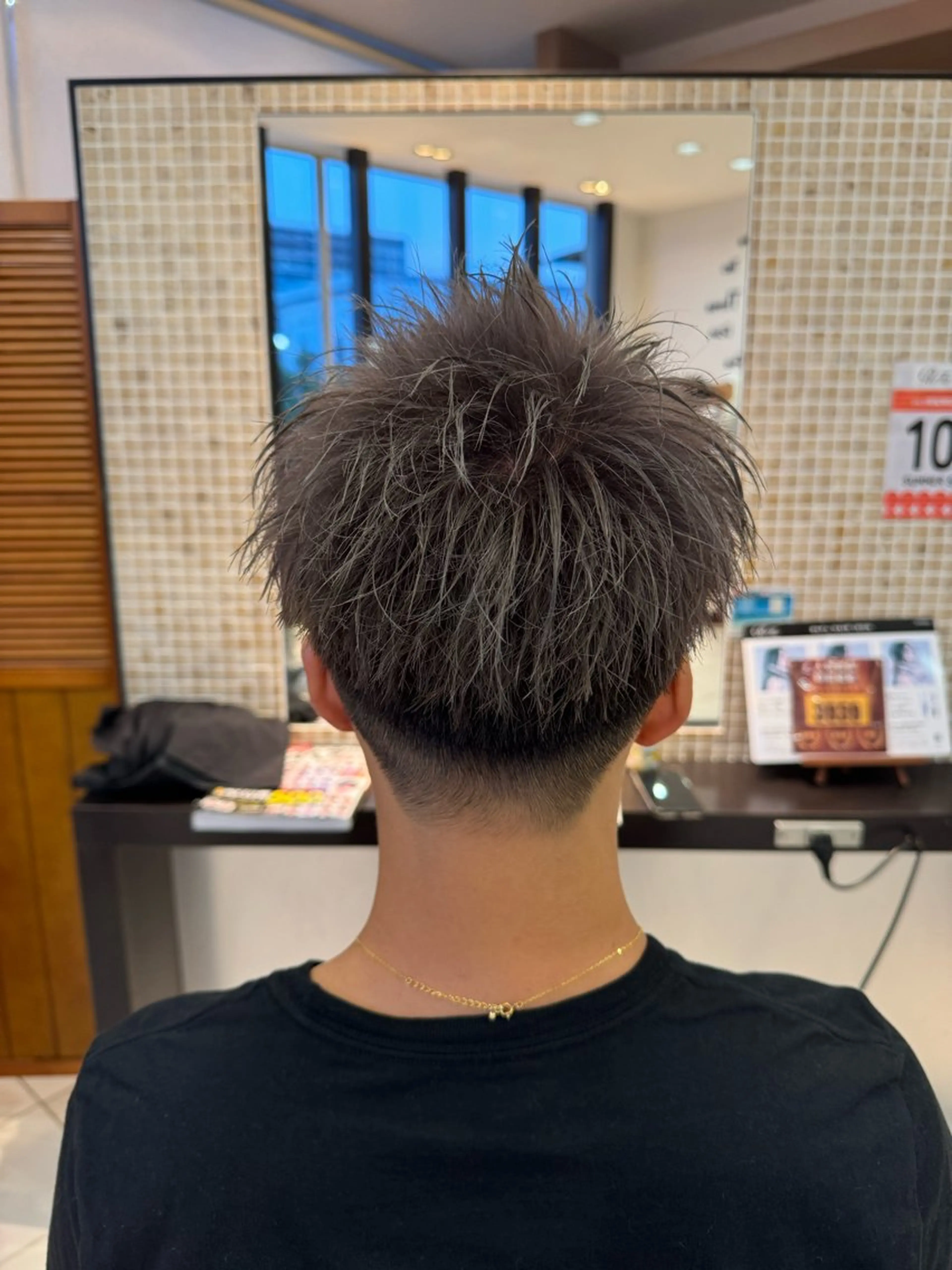 カラー メンズ メンズブリーチ ブリーチ ダブルカラー カット ヘアカラー vivid所属・麻生誠 メンズ特化❤️‍🔥のヘアスタイル