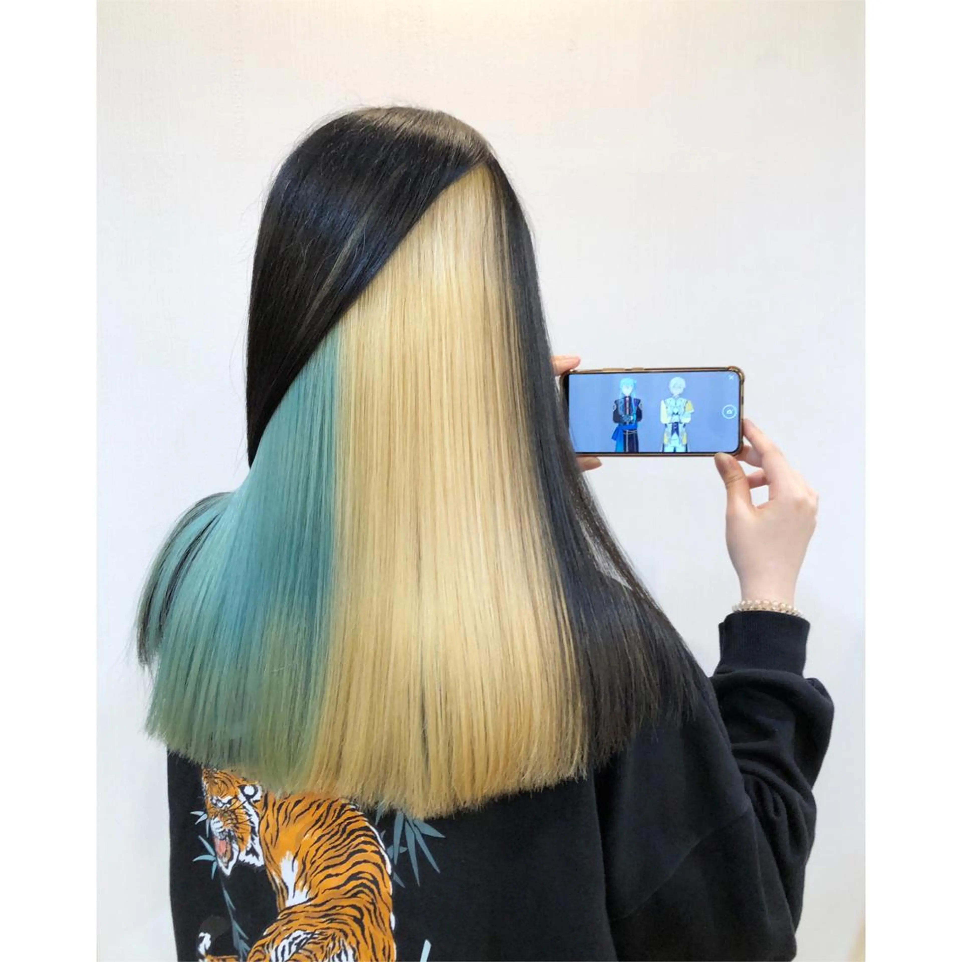 ロング カラー ブリーチ ケアブリーチ ハイトーンカラー インナーカラー ツートーンカラー 推しカラー✨ オタク美容師ユウカのヘアスタイル