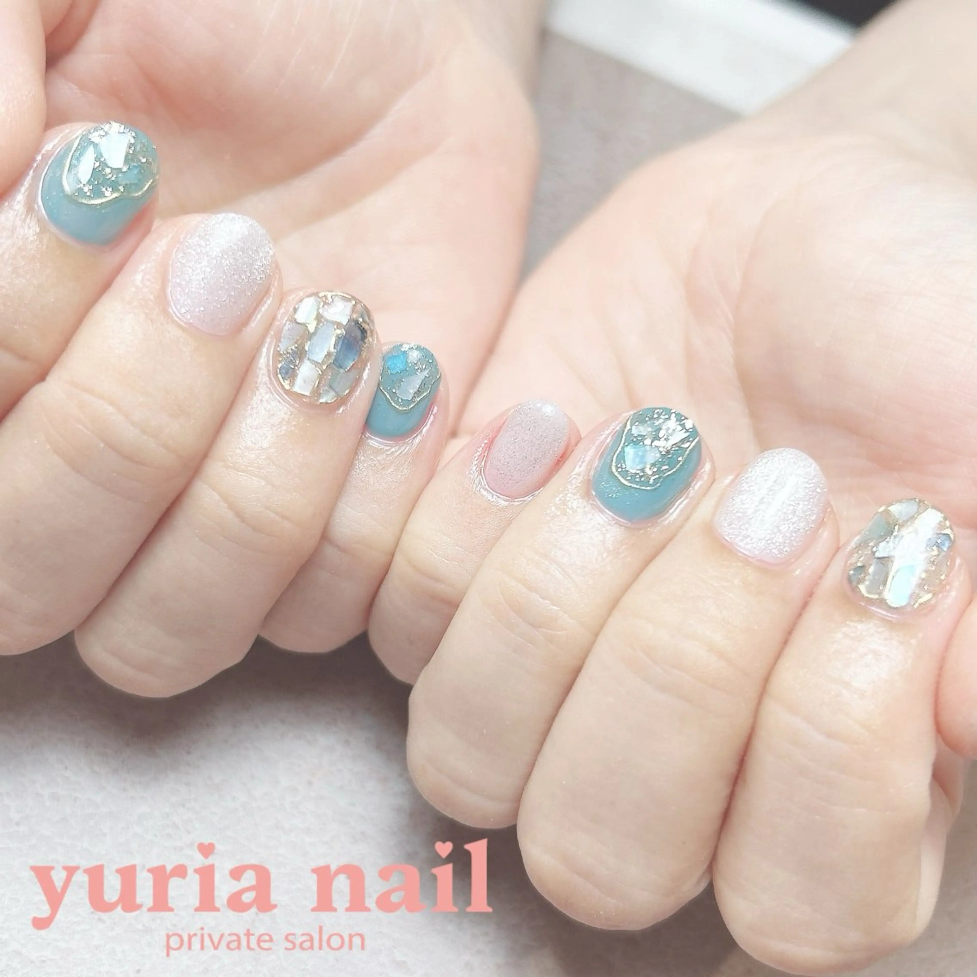 ネイル ブルー ジェルネイル ニュアンスネイル ホワイト ハンドネイル 小林 ゆりあのネイルデザイン