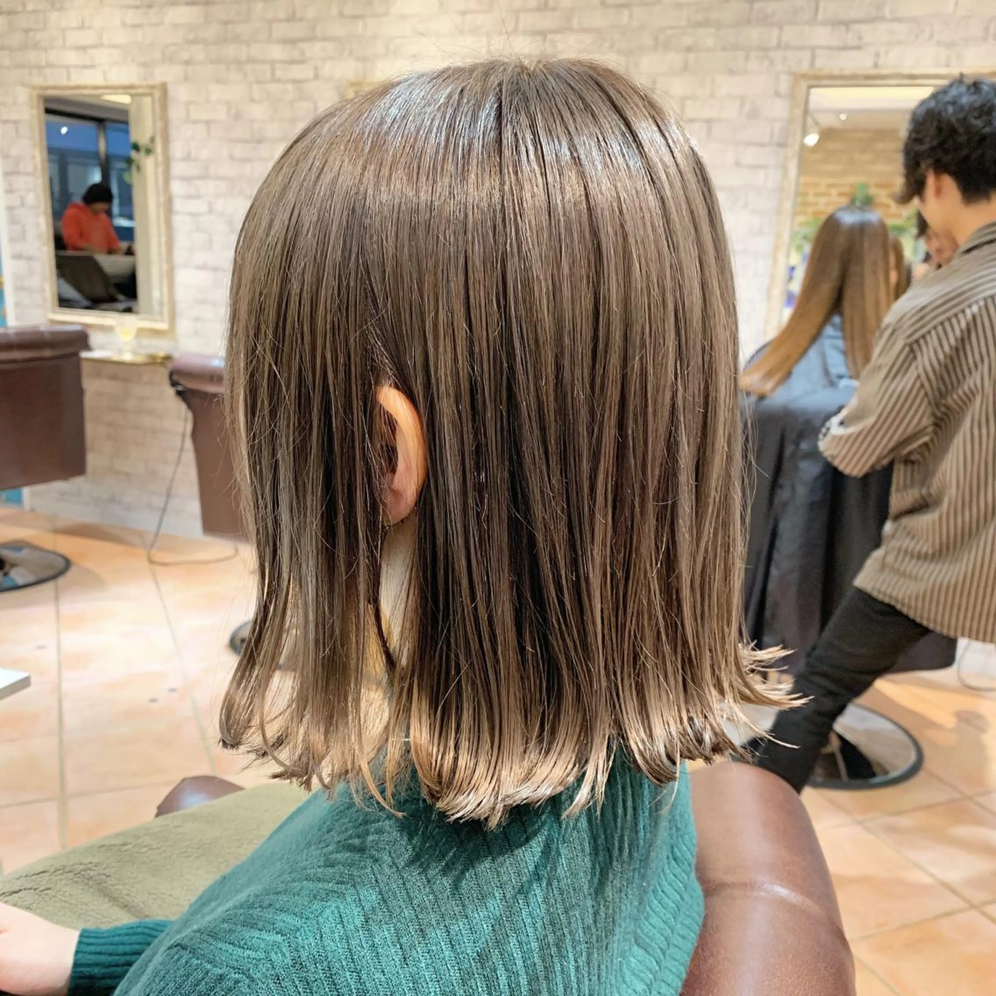 ミディアム カラー グレージュ カット ヘアカラー トリートメント ✨艶髪✨透明感✨ 山内大樹のヘアスタイル
