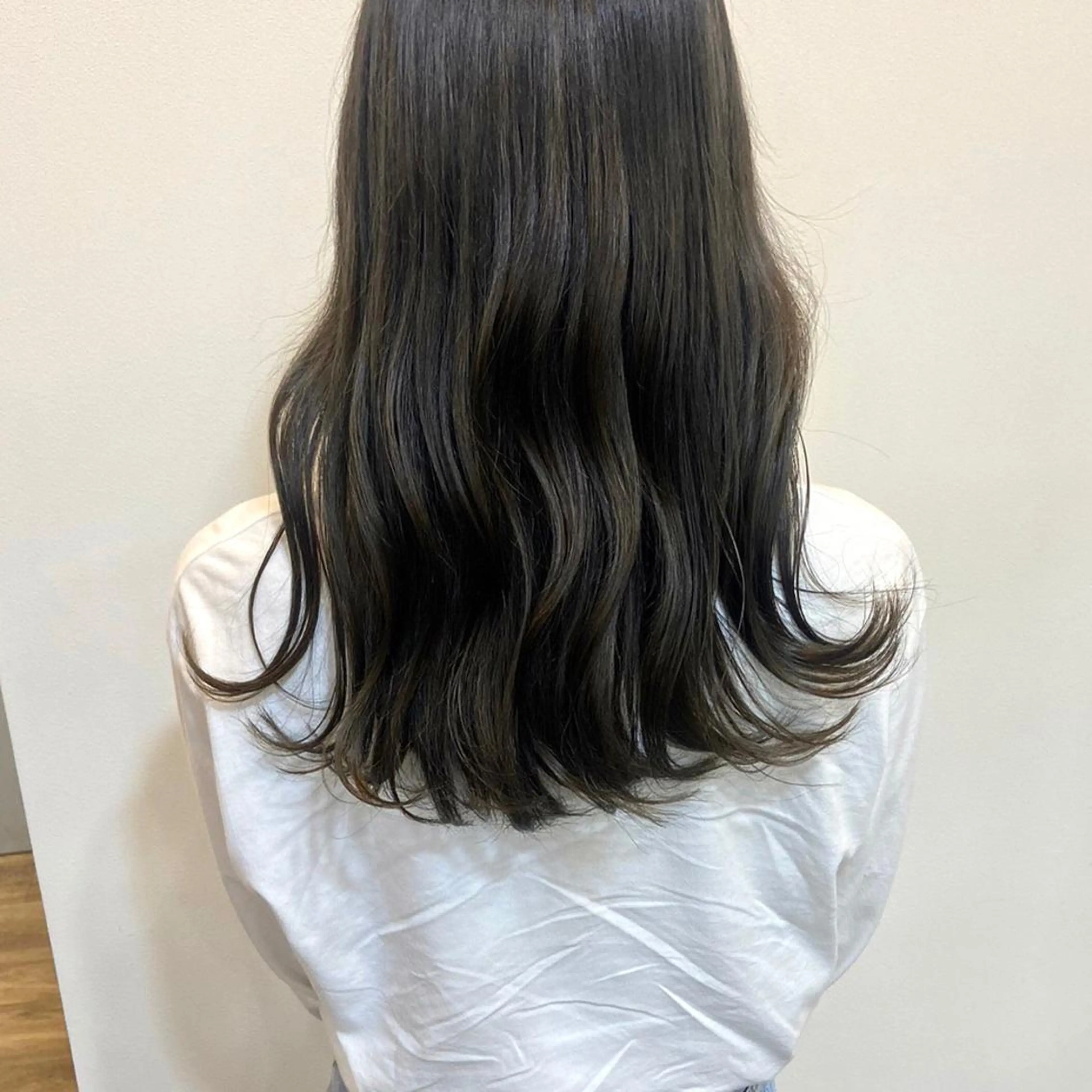 セミロング カラー ベージュカラー ブリーチ ケアブリーチ 透明感カラー ダブルカラー mai 🥀 パーマモデル募集🌀のヘアスタイル