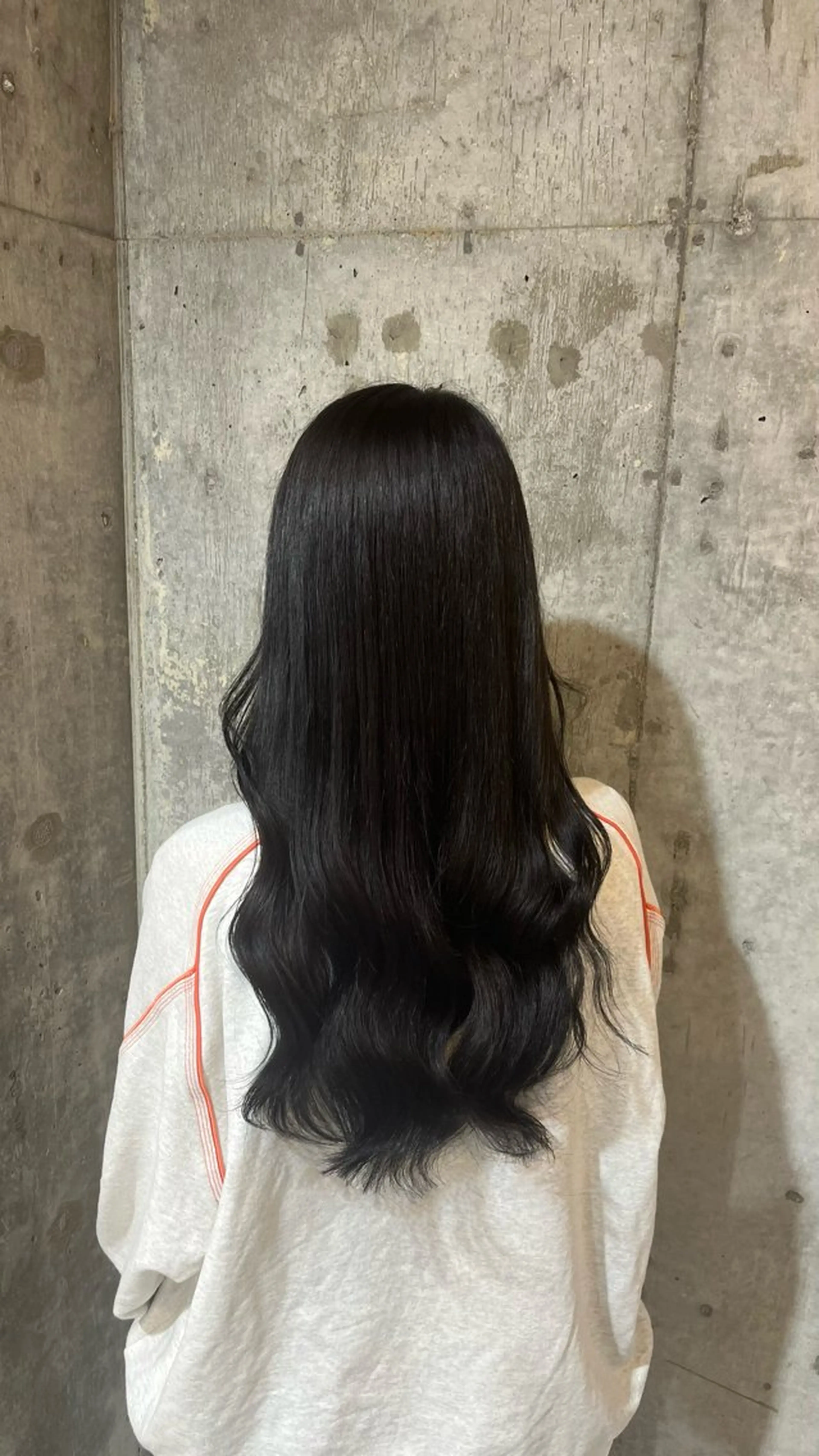 ロング カラー 黒髪 ブルーカラー ブルーブラック ひより🩷韓国ヘアー _髪質改善カラーのヘアスタイル