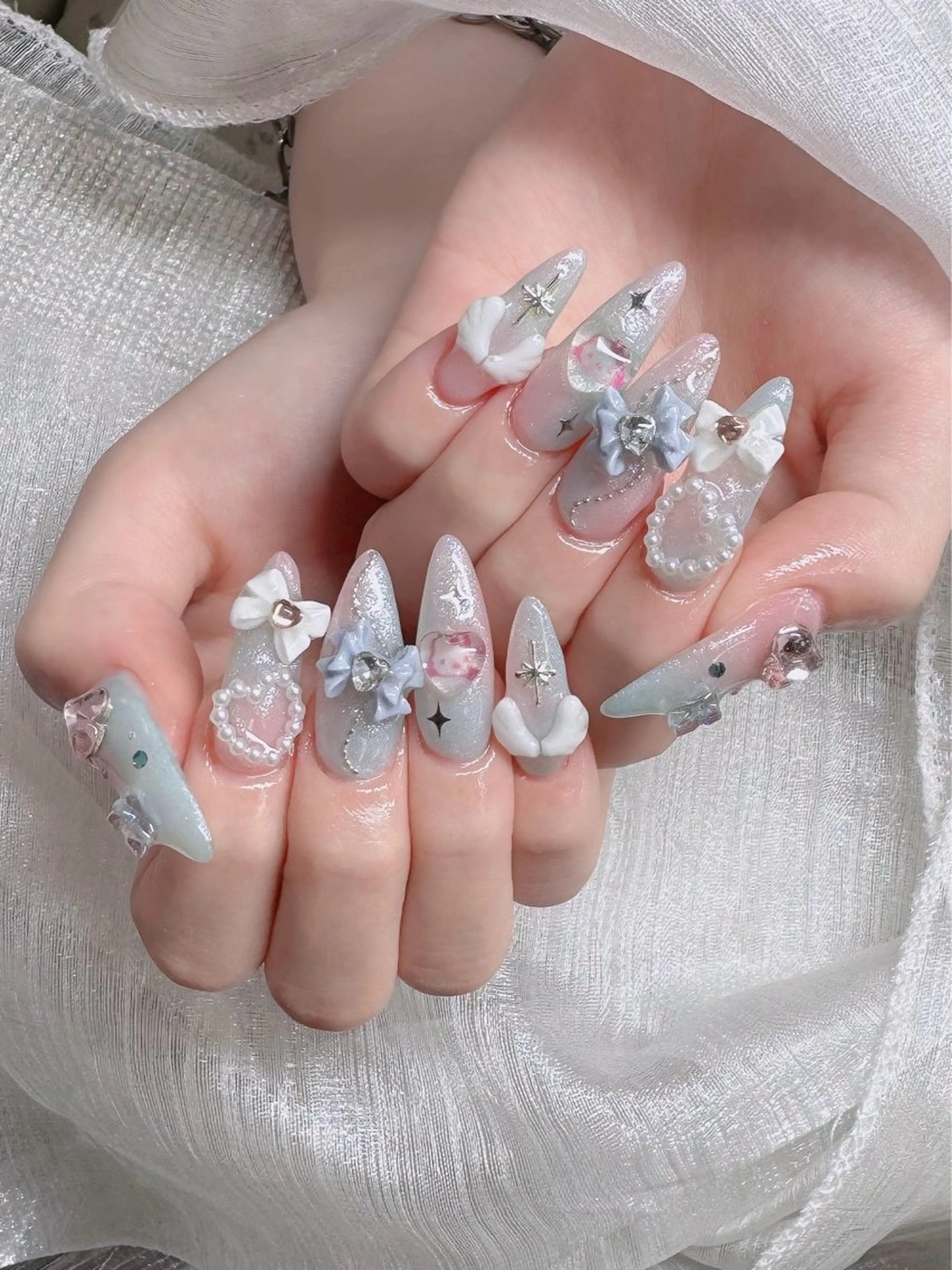 ネイル フレンチネイル ジェルネイル ガラスフレンチ ハロウィン ハート H.baby nail所属・H.baby Nail Salonのネイルデザイン