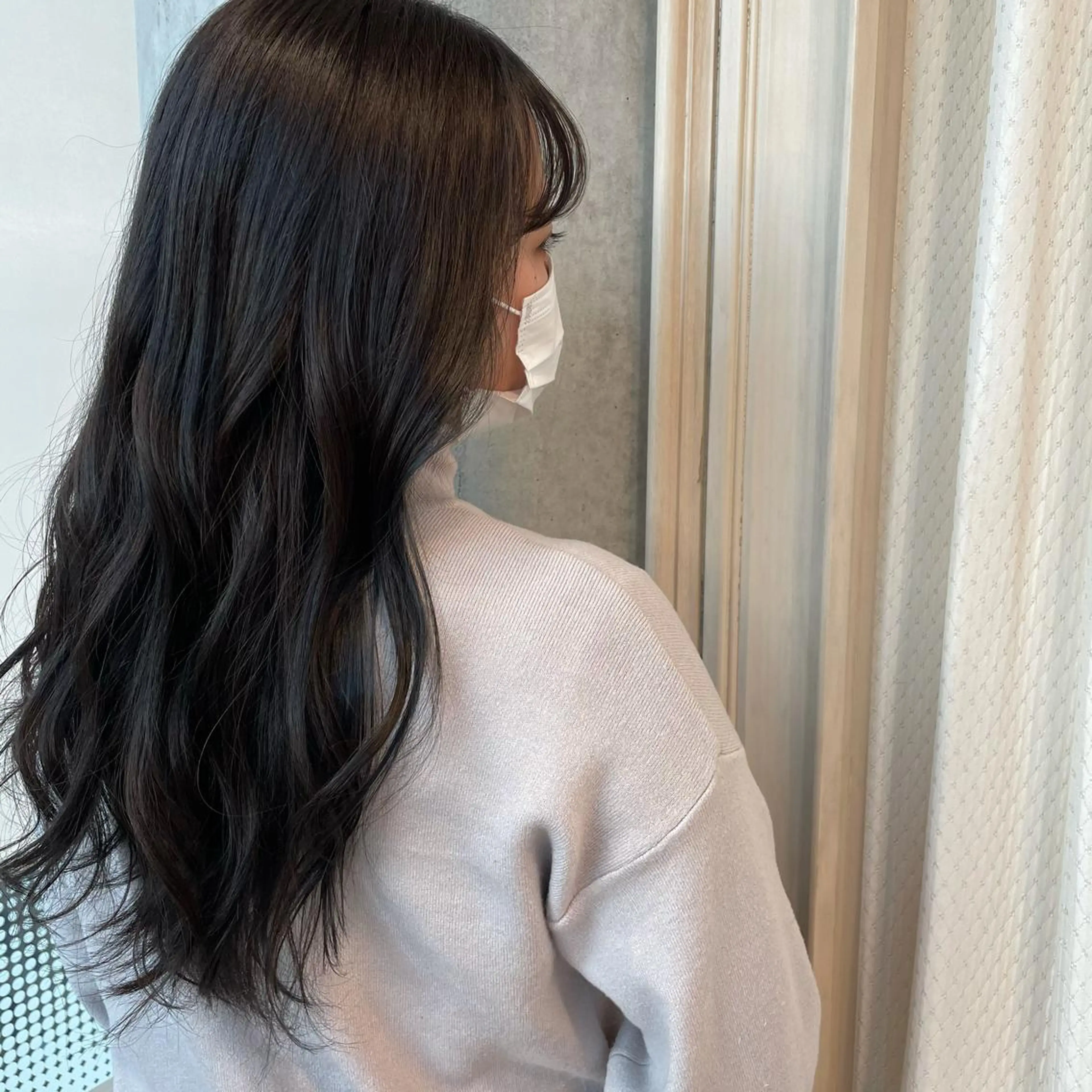 カラー 黒髪 ブルーカラー ブルーブラック カット 縮毛矯正 トリートメント 🍪ヨシイハルネ🍪 ラベンダーカラーのヘアスタイル