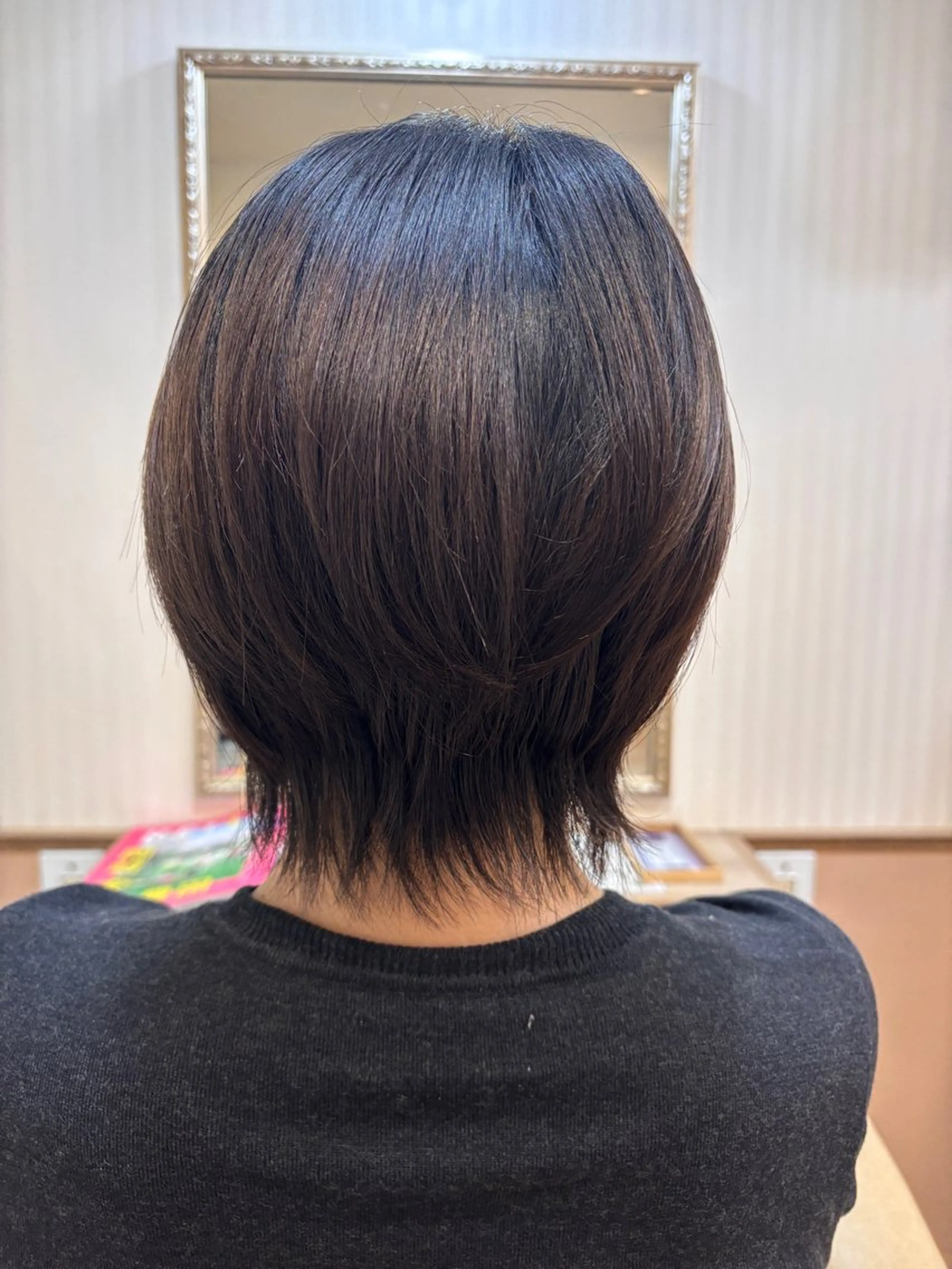 ショート シンセティックヘアデザイン所属・吉井 愛のヘアスタイル