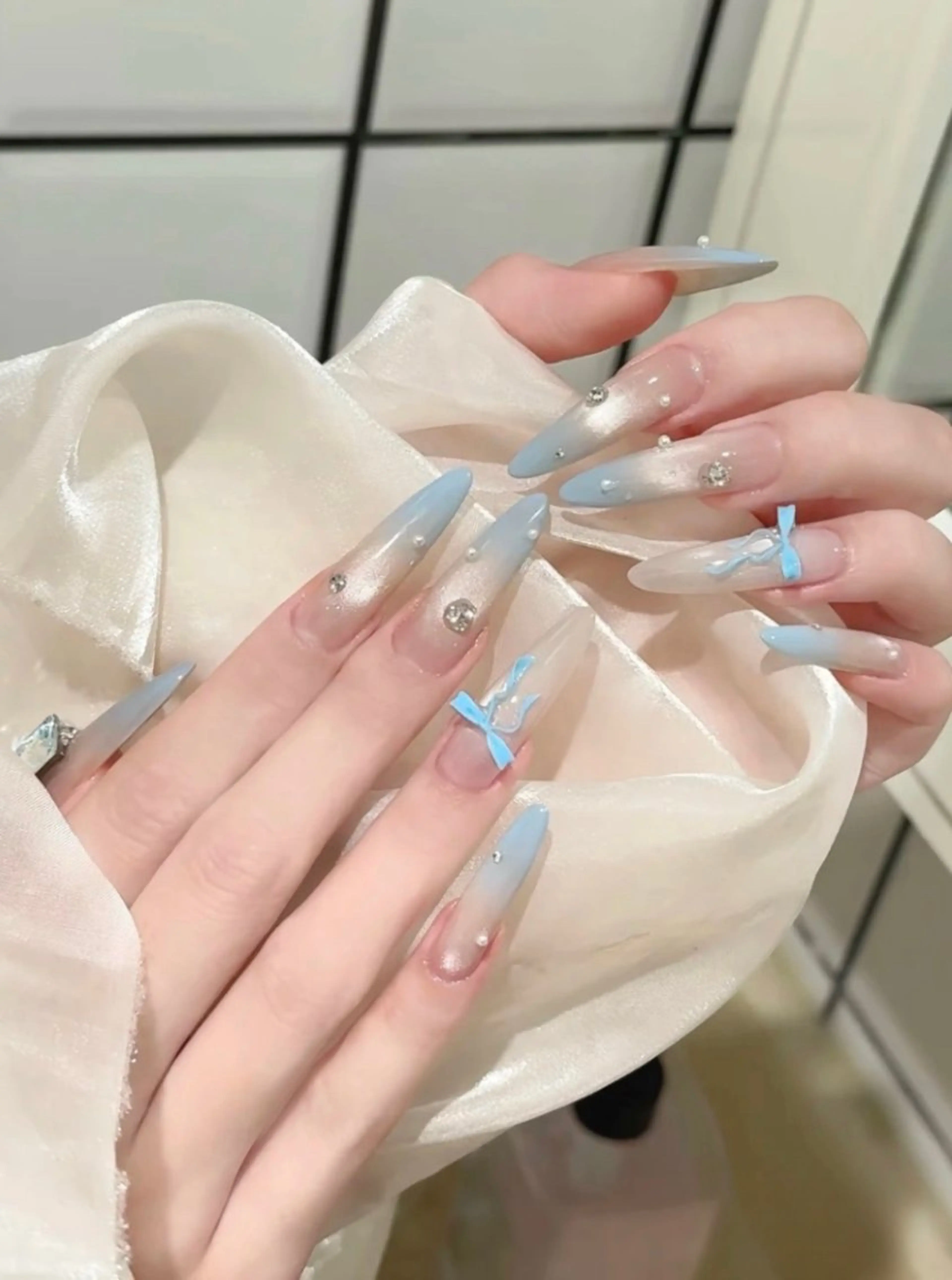 ネイル オーロラネイル チークネイル 長さ出し フットネイル フレンチネイル AND Nail 長さだし専門店のネイルデザイン