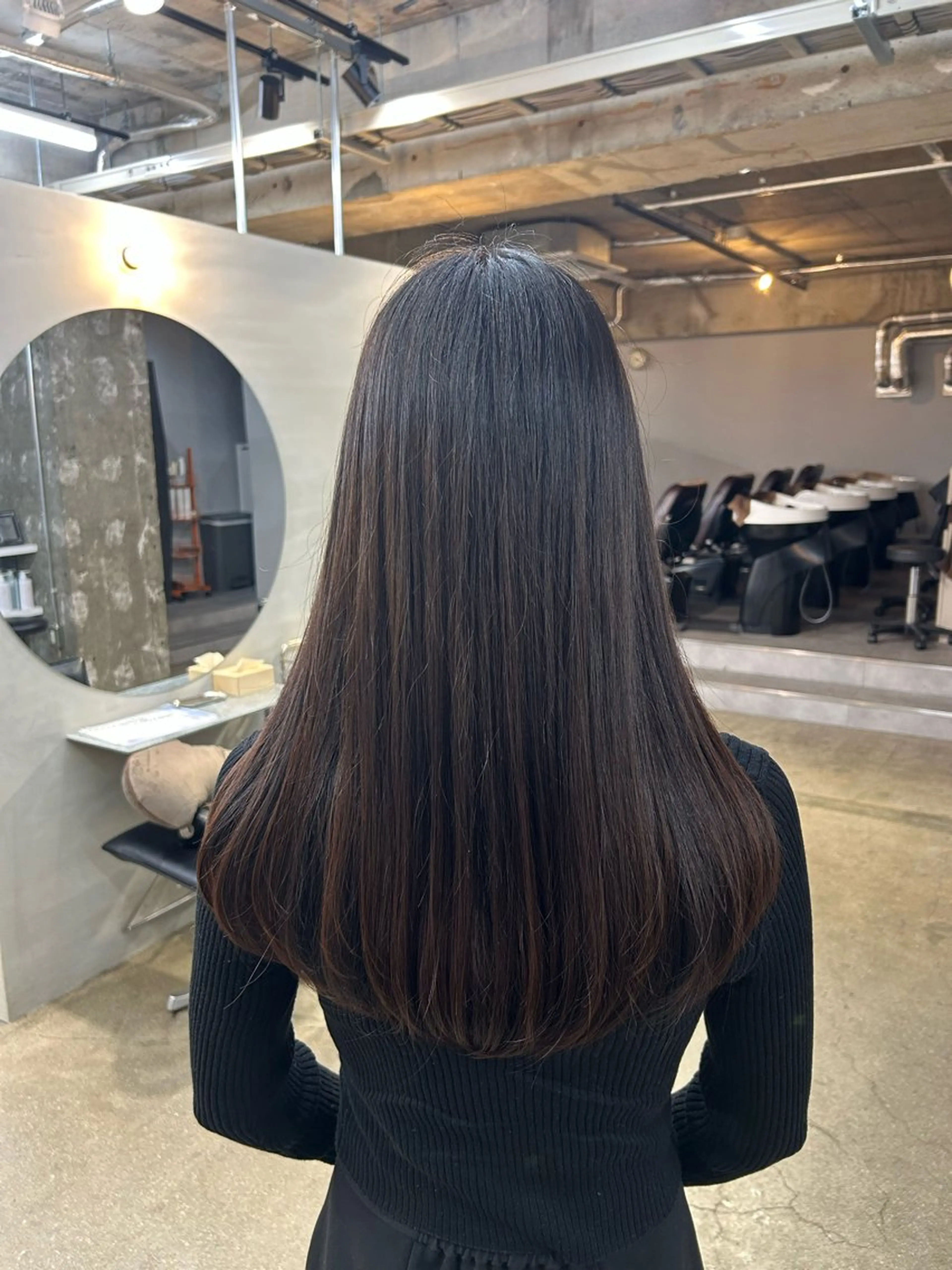 セミロング サワムラ ソナタのヘアスタイル