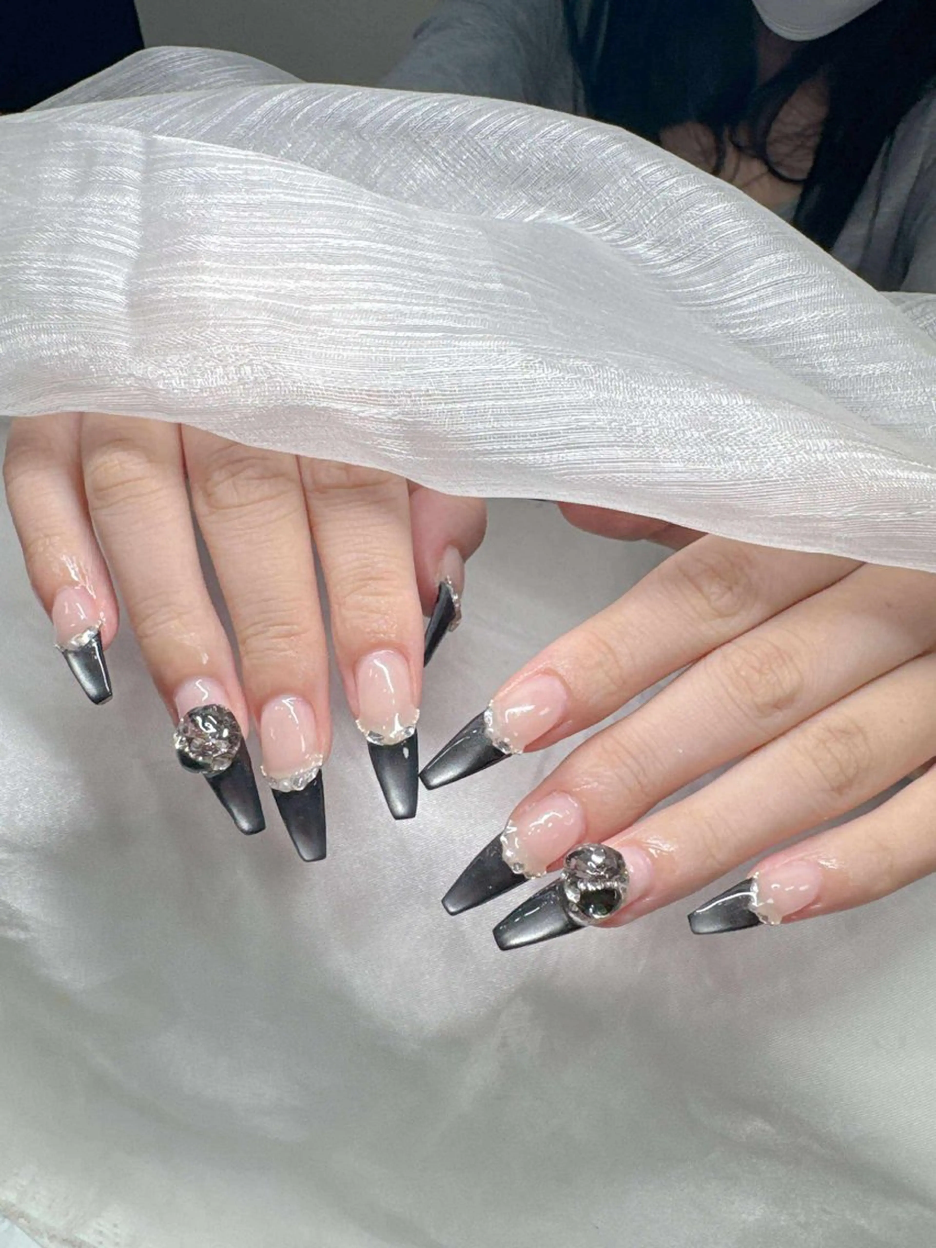 ネイル 長さ出し グラデーション 卒業式 キラキラネイル マグネットネイル ハンドネイル Lee Nailsのネイルデザイン