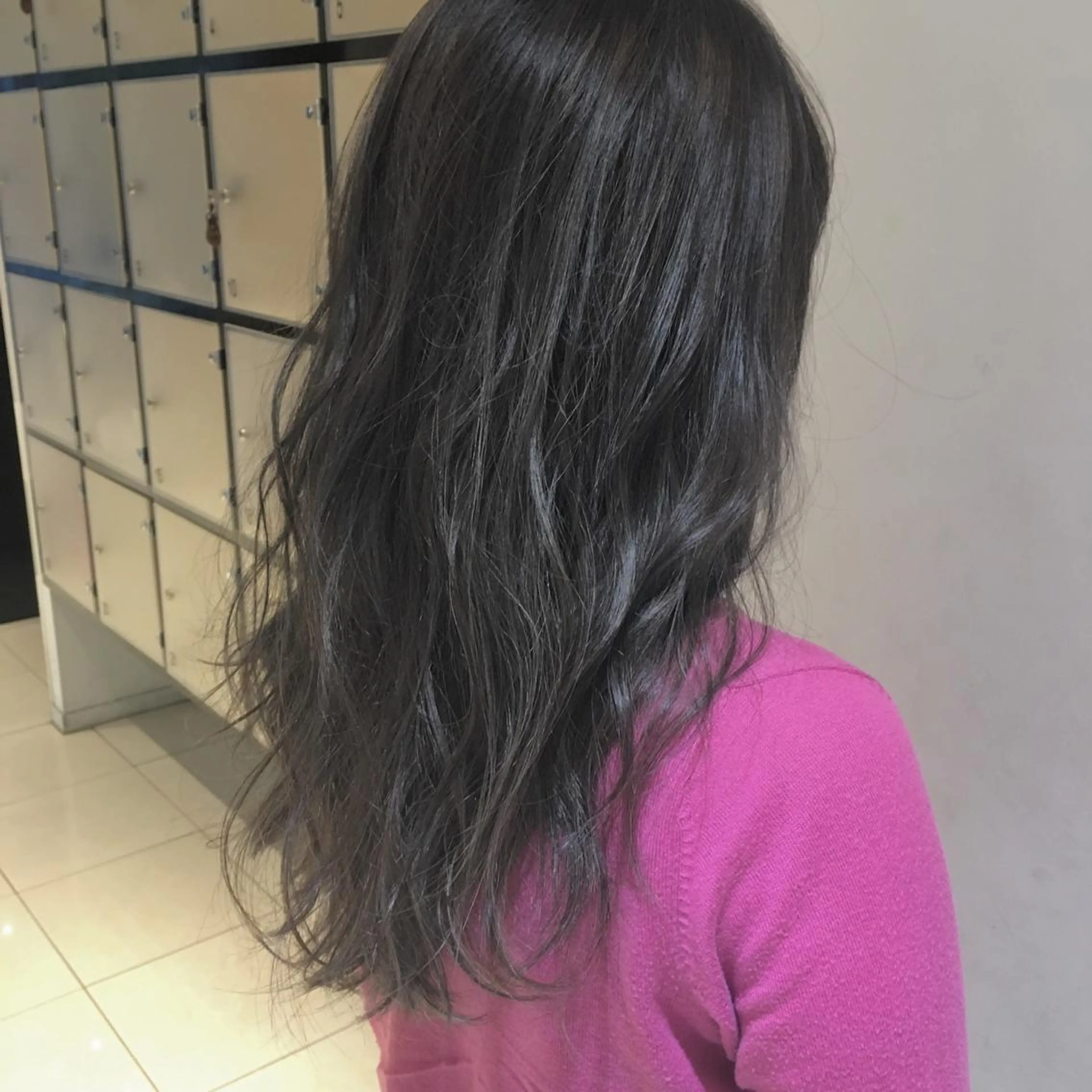 セミロング ケリーズグリーン所属・ボブ/艶ハイトーン 森田/嵩士のヘアスタイル