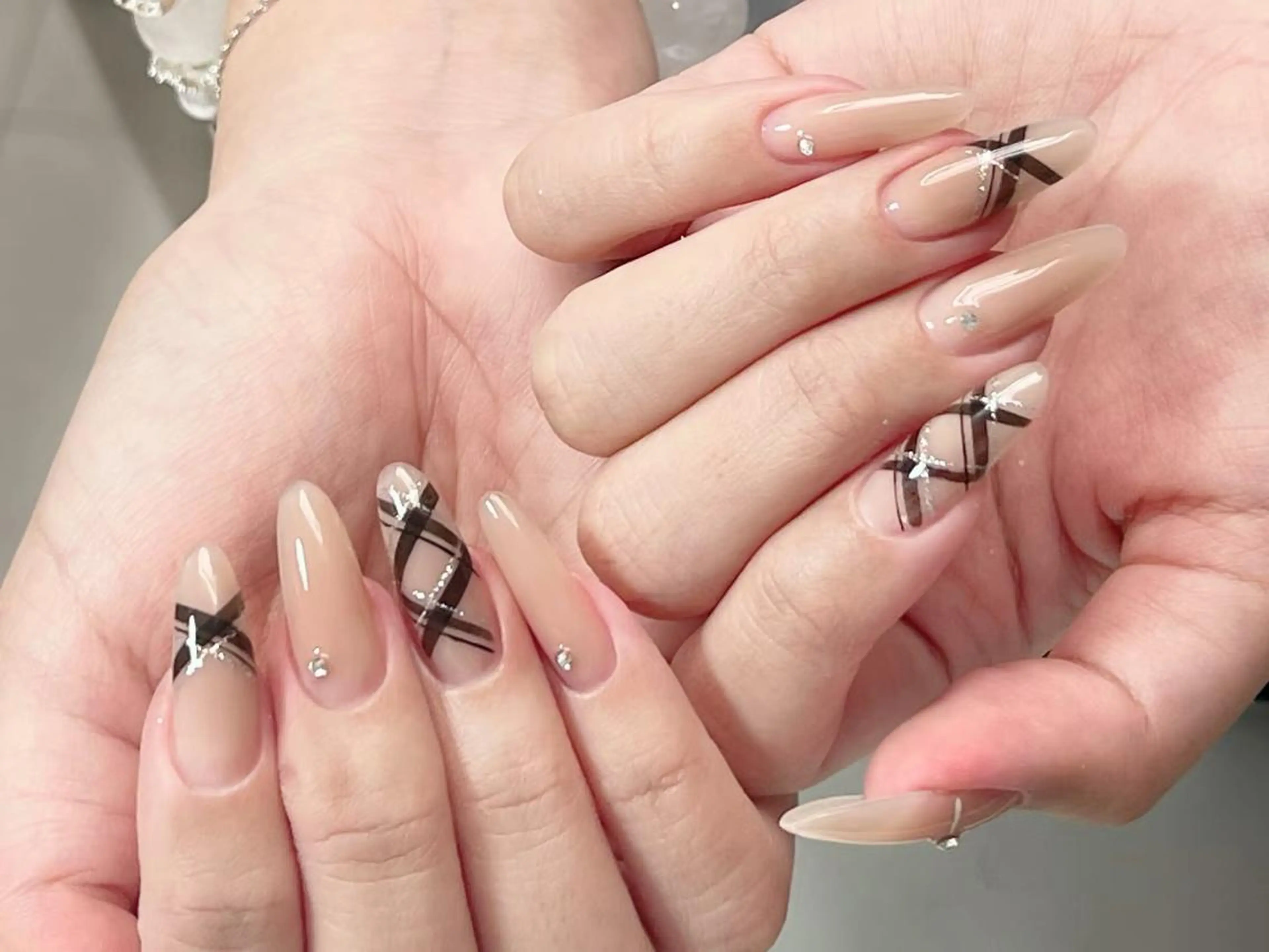 ネイル オーロラネイル チークネイル 長さ出し フットネイル フレンチネイル ハンドネイル ハンドケア yumi nailのネイルデザイン