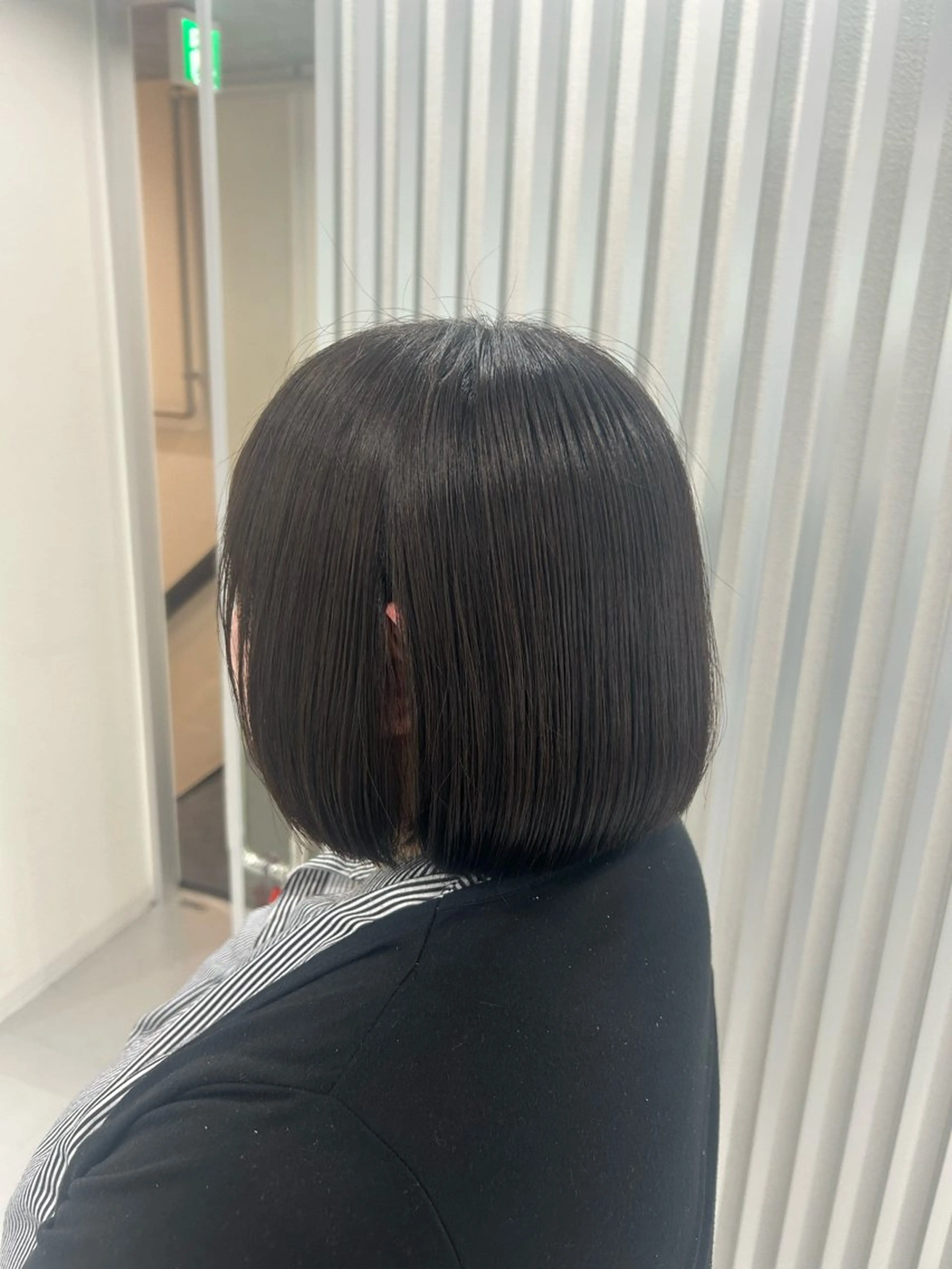 ショート カット あやめ🪽 オリーブ/ハイトーンのヘアスタイル